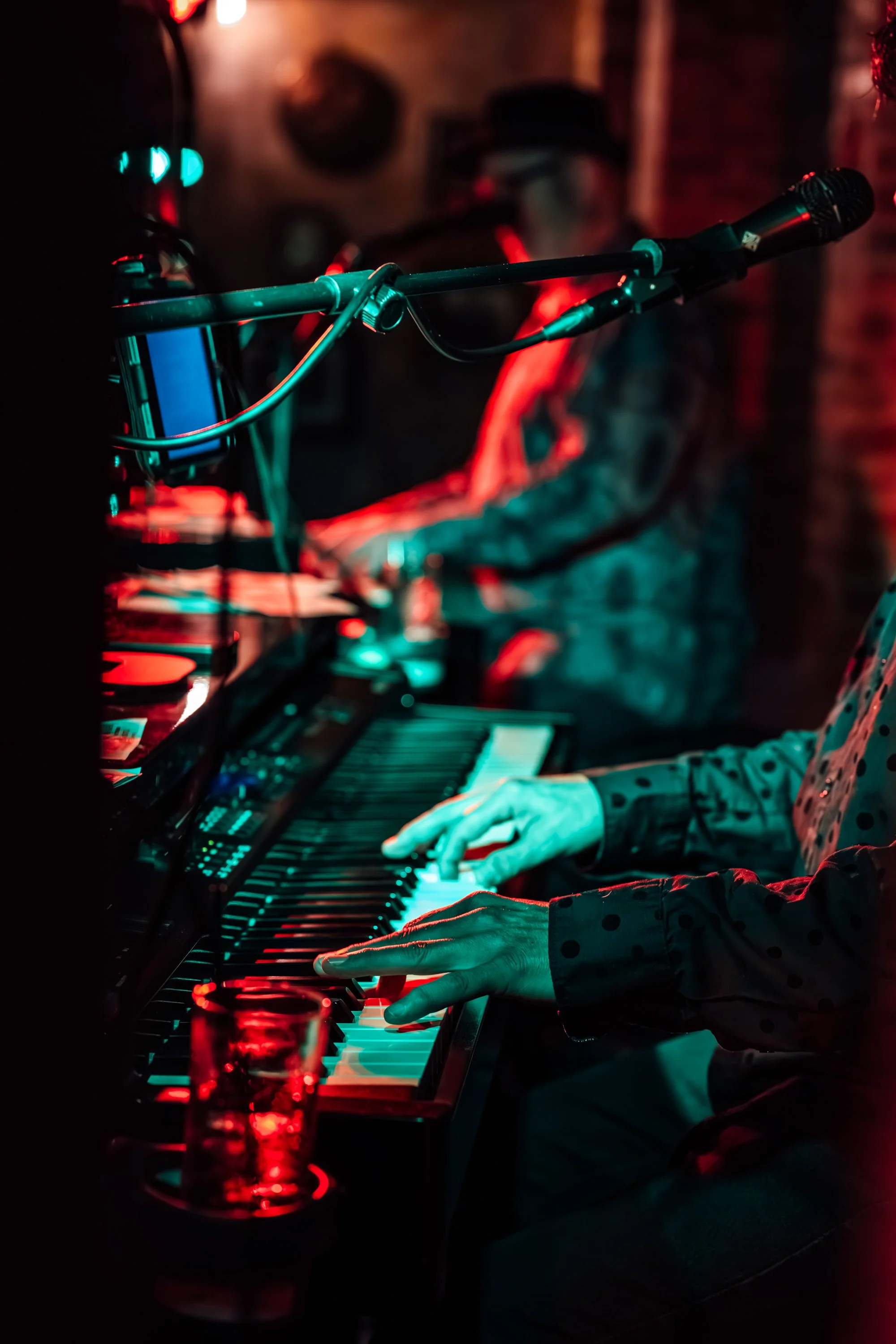 JordanHefler_121DuelingPianos_MusicPhotography__28.jpg