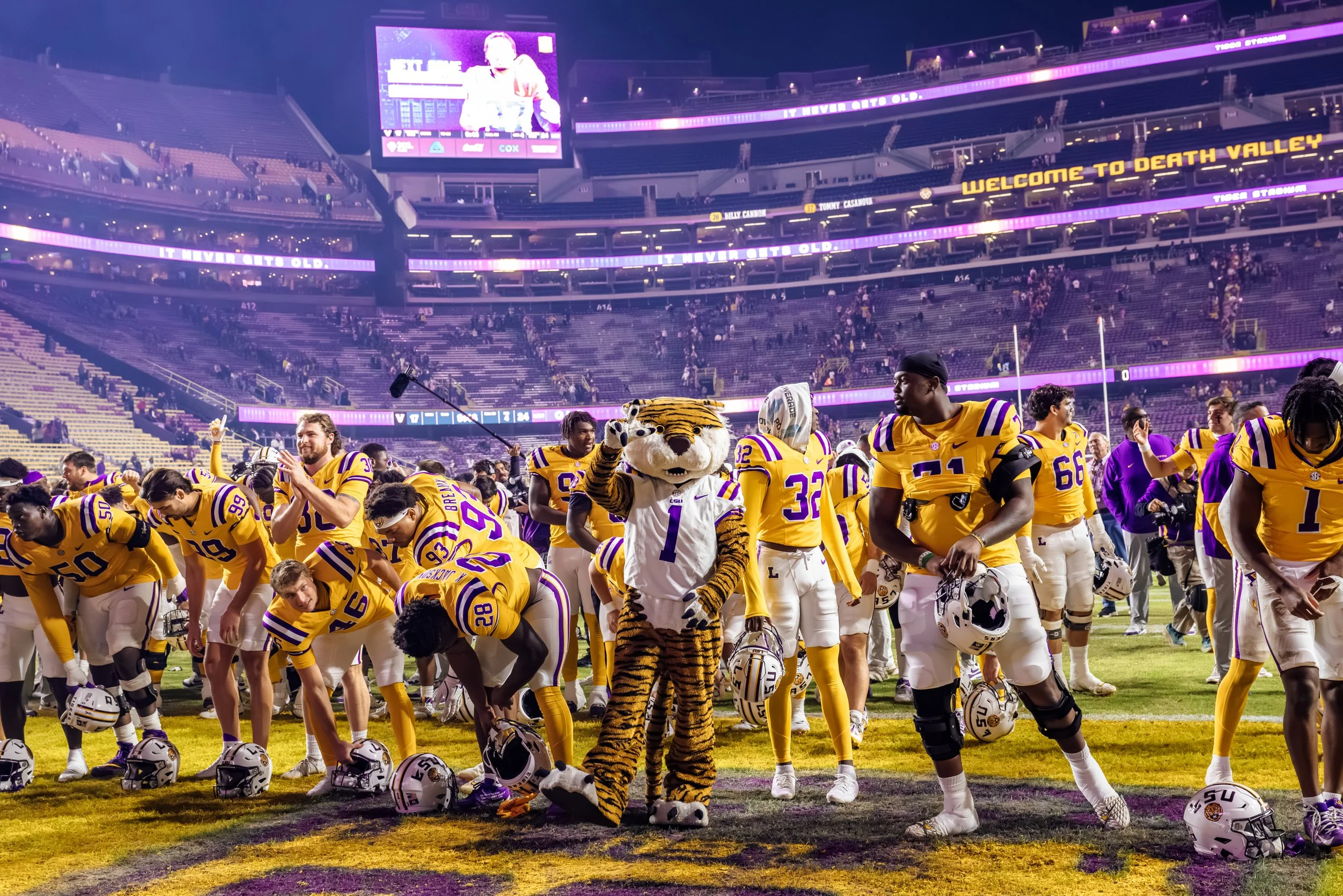 JordanHefler_LSUFootballvsVanderbilt_SportsPhotography__69.jpg