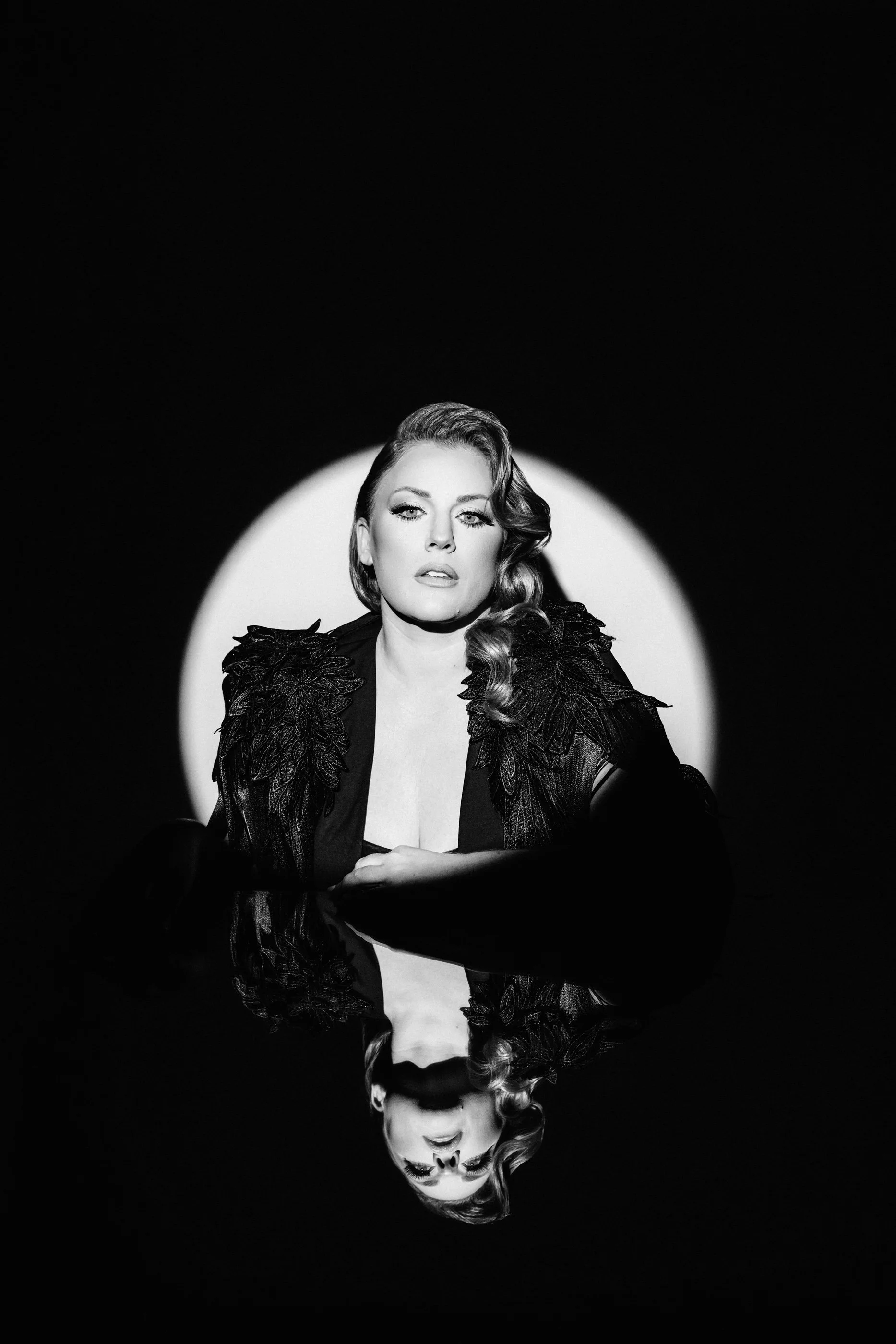 OldHollywoodGlamourPortraits_BW_JH_Amy_2025_006630.jpg