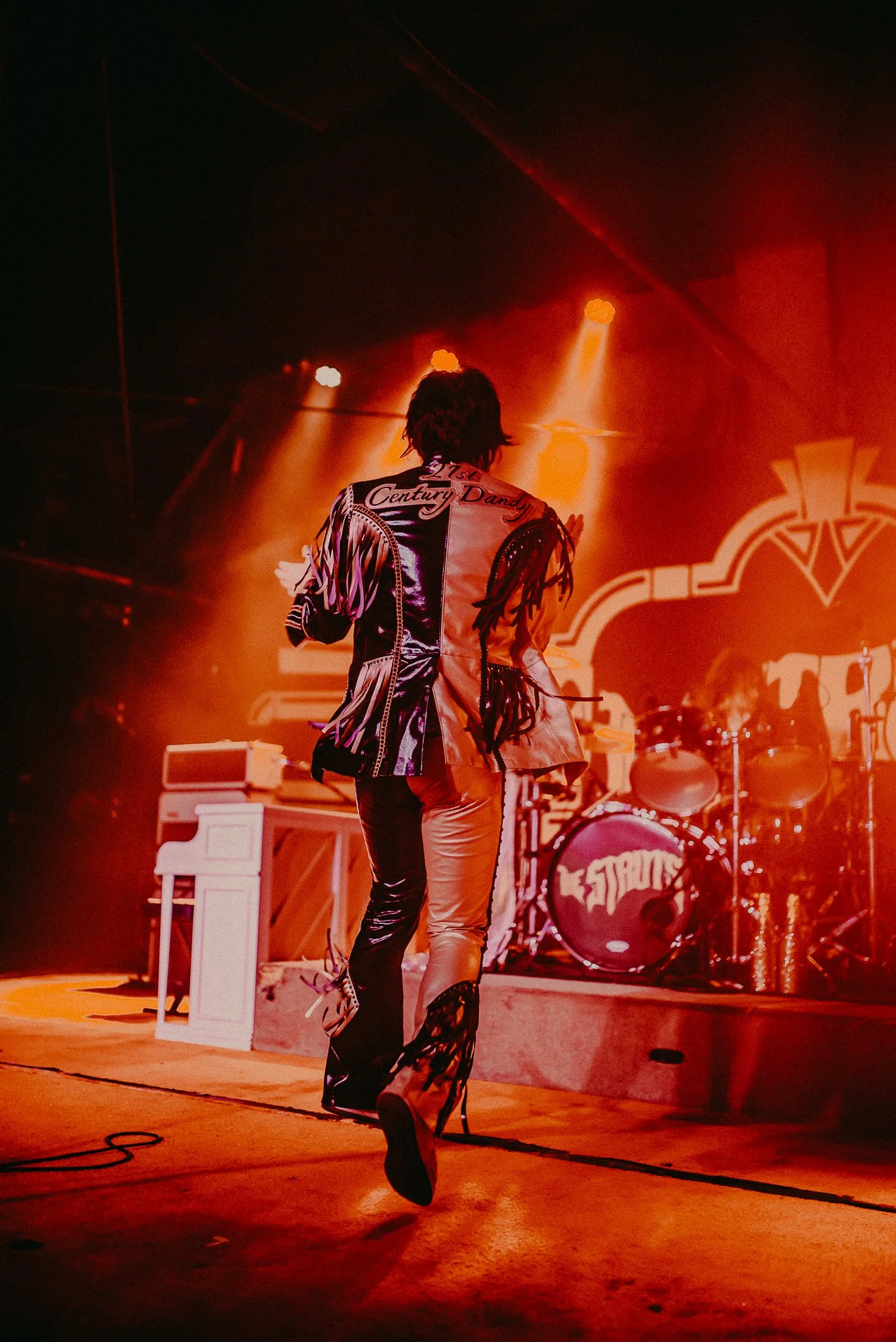 THE STRUTS