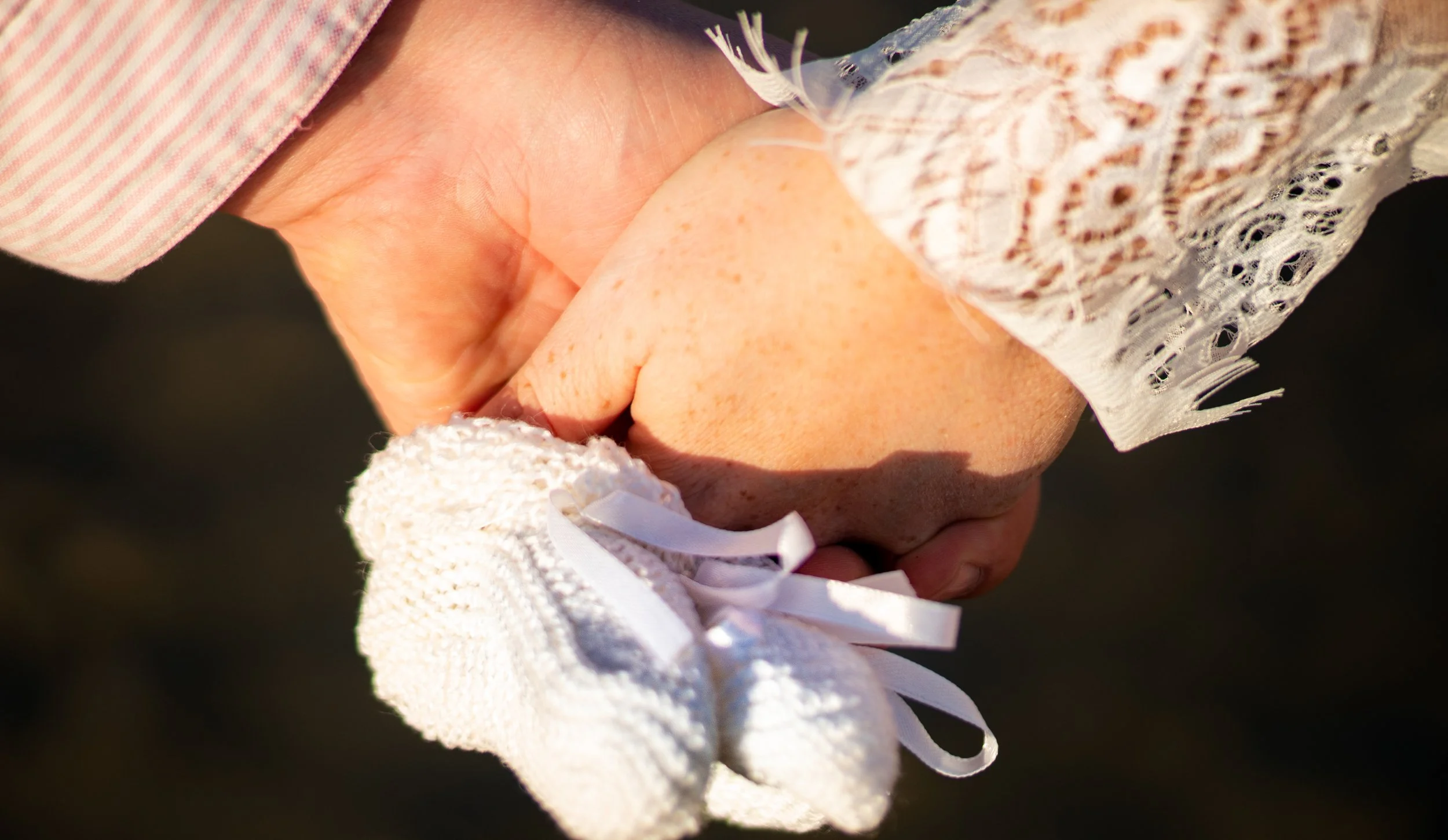 Maternity romantic sunset photoshoot, Hayling Island beach, Havant, Portsouth, Hampshire and West Sussex, in white dress