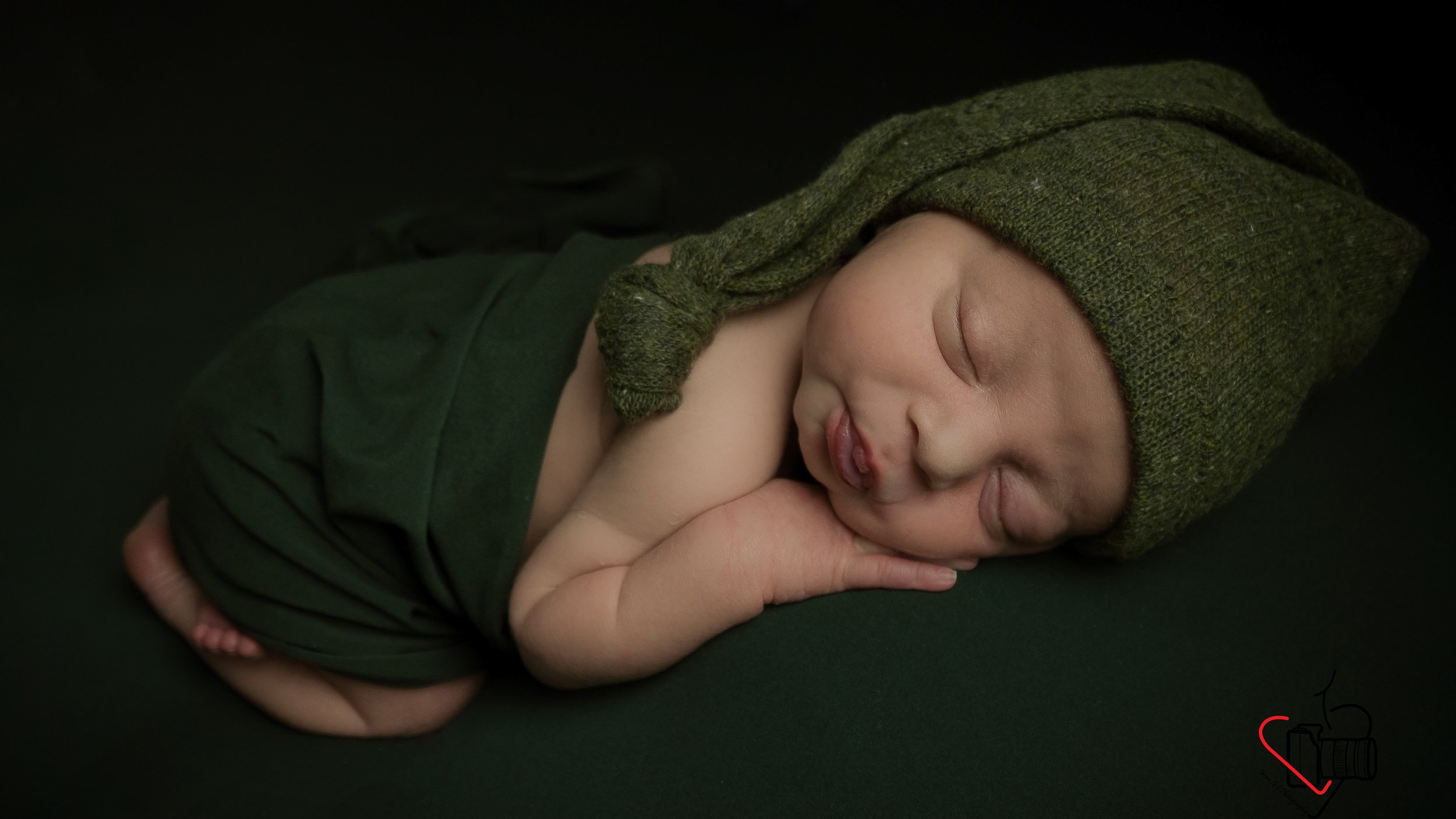 newborn photoshoot green color theme, Hampshire and West Sussex