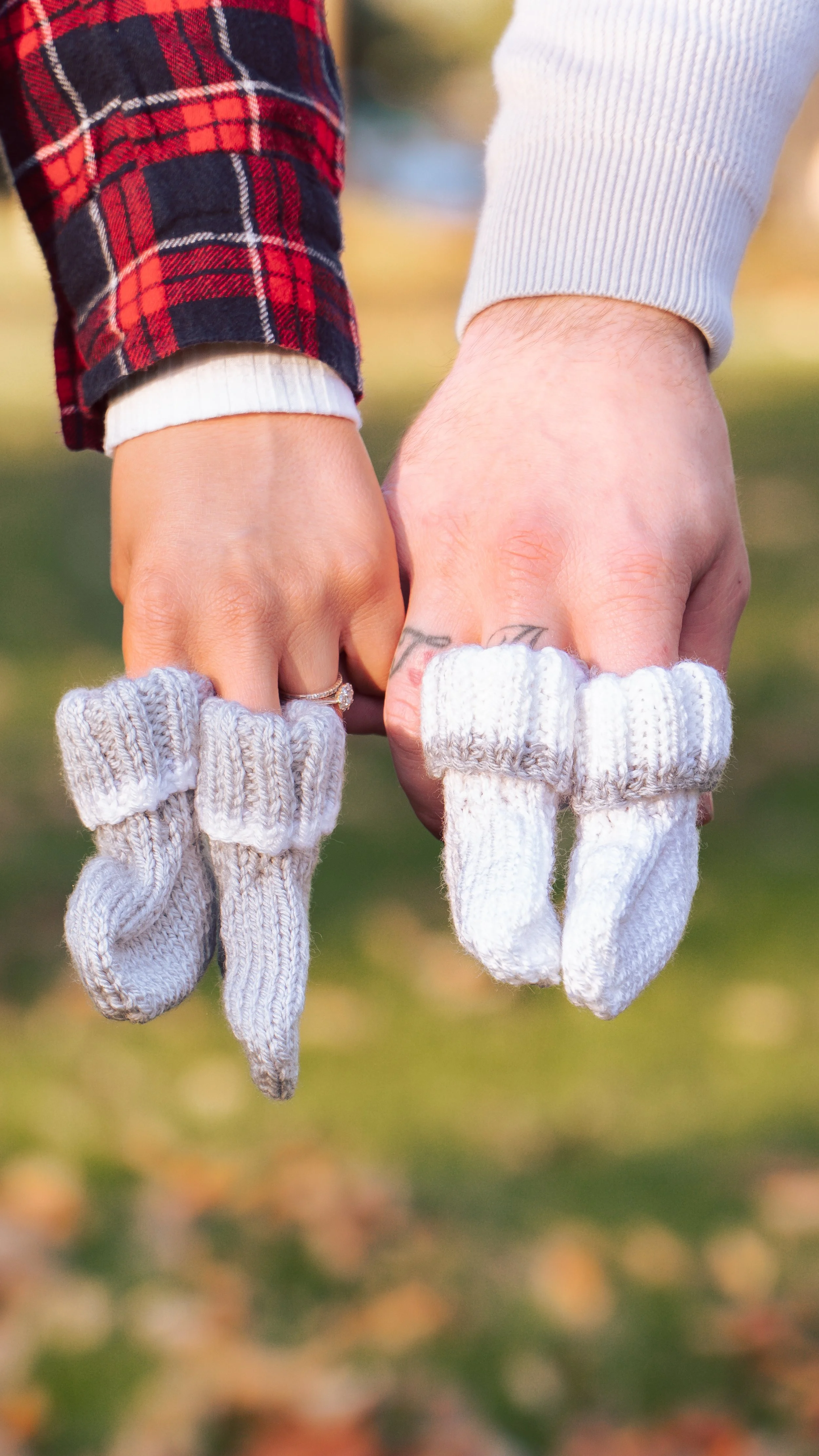 Maternity outdoor Christams theme photoshoot, Staunton park, Havant, Portsouth, Hampshire and West Sussex