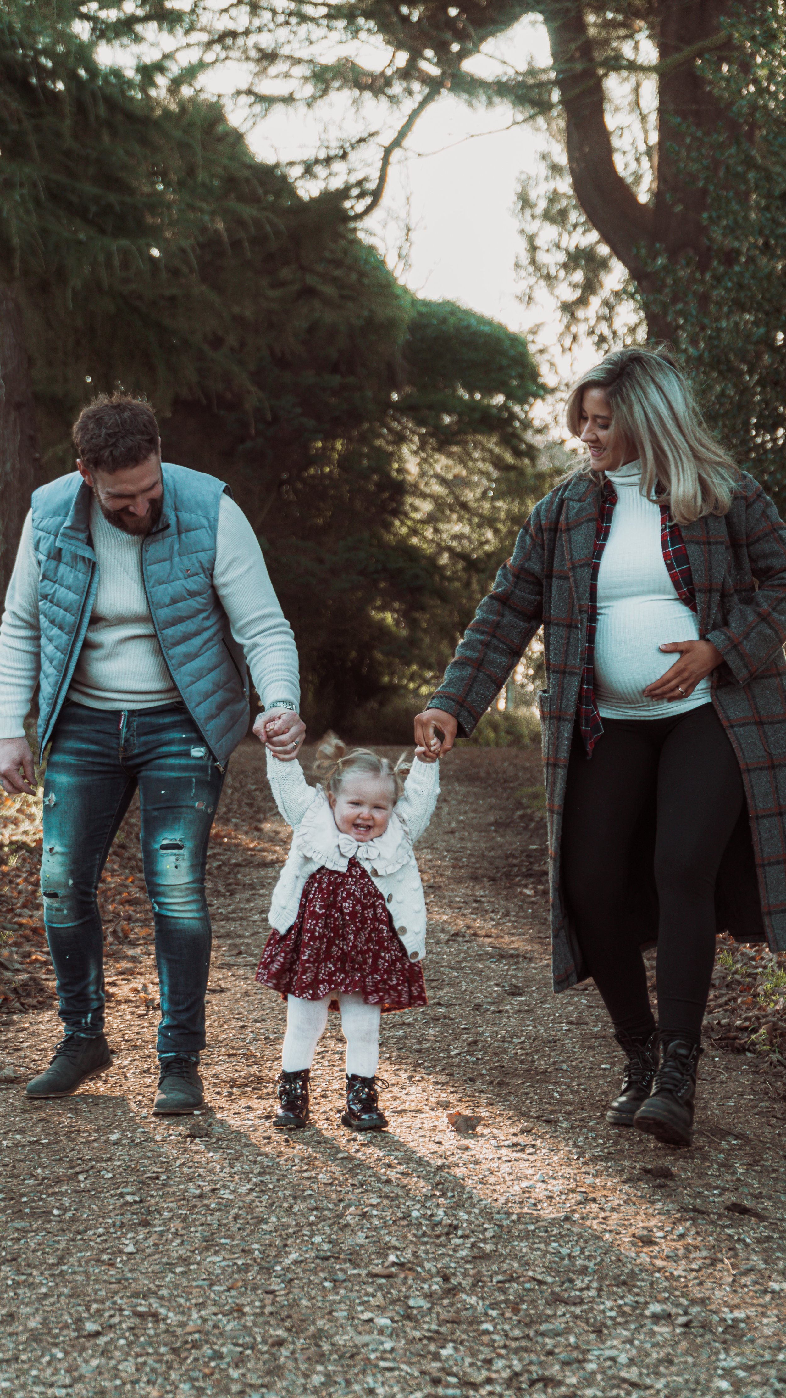 Winter family outdoor photoshoot, casual theme, Staunton park, Hampshire, West Sussex