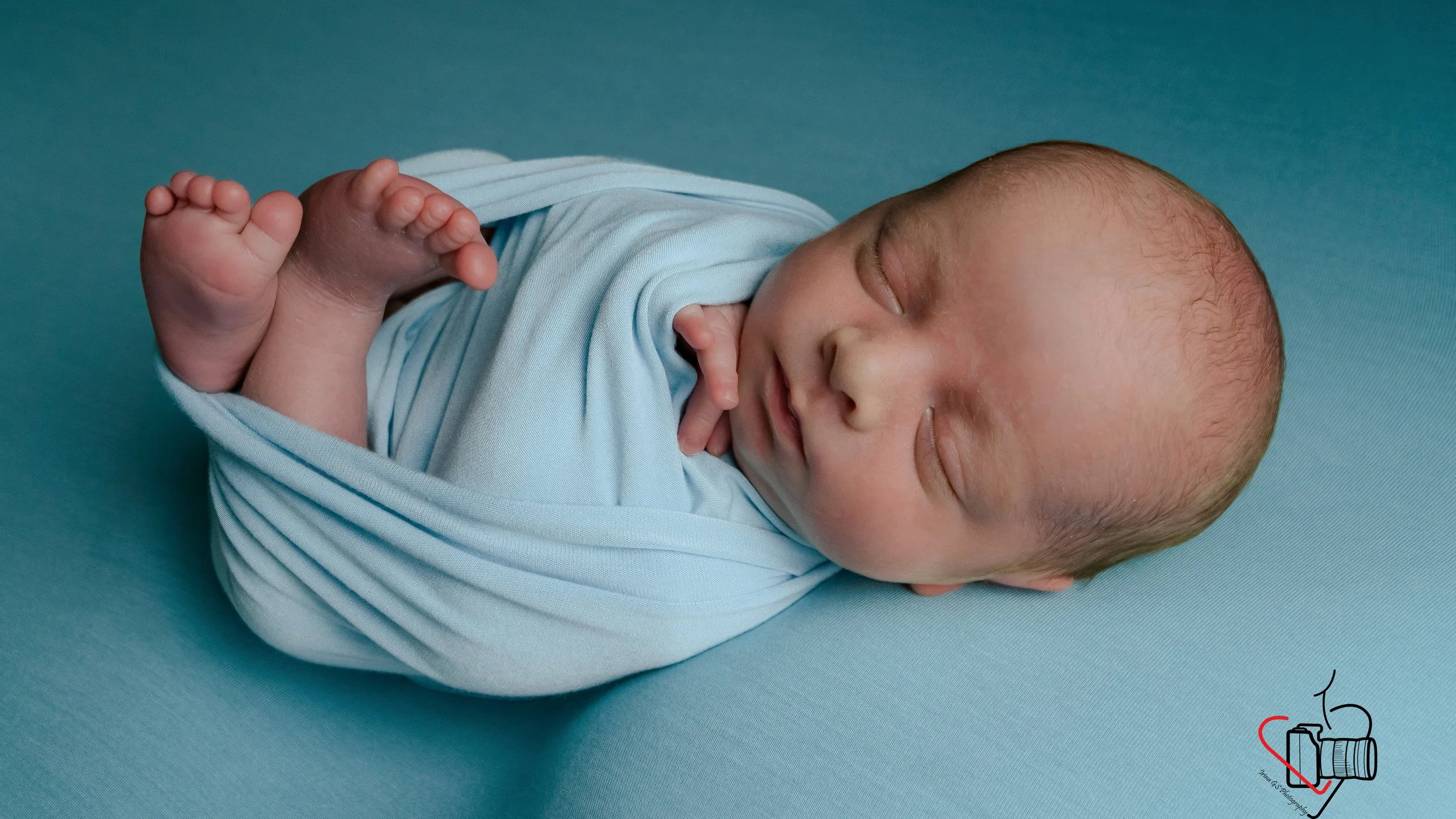 newborn photoshoot at home blue color theme, Portsmouth, Havant, Petersfield, UK, Chichester, Emsworth