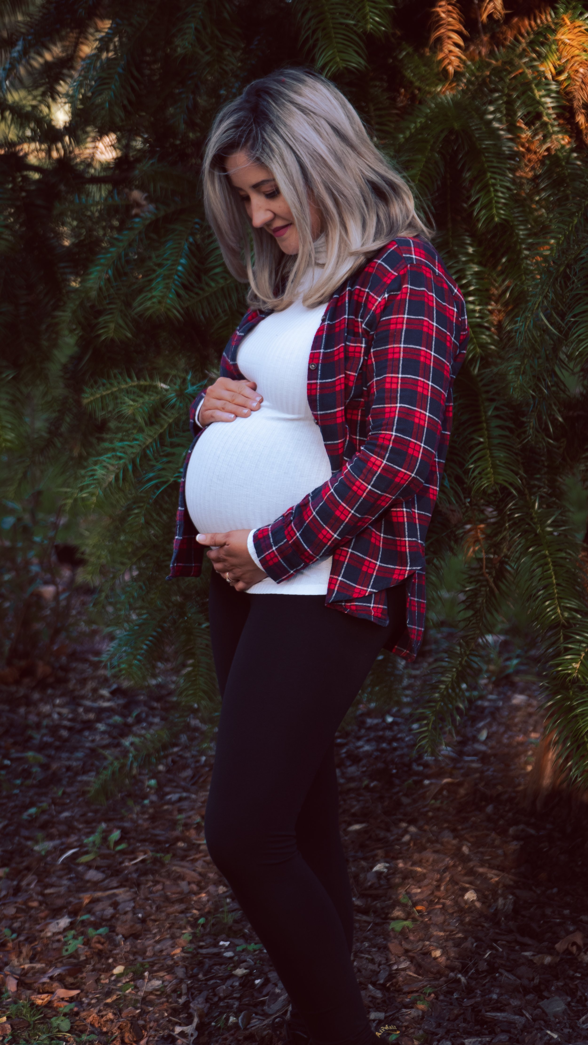 Maternity outdoor Christams photoshoot, Staunton park, Havant, Portsouth, Hampshire and West Sussex