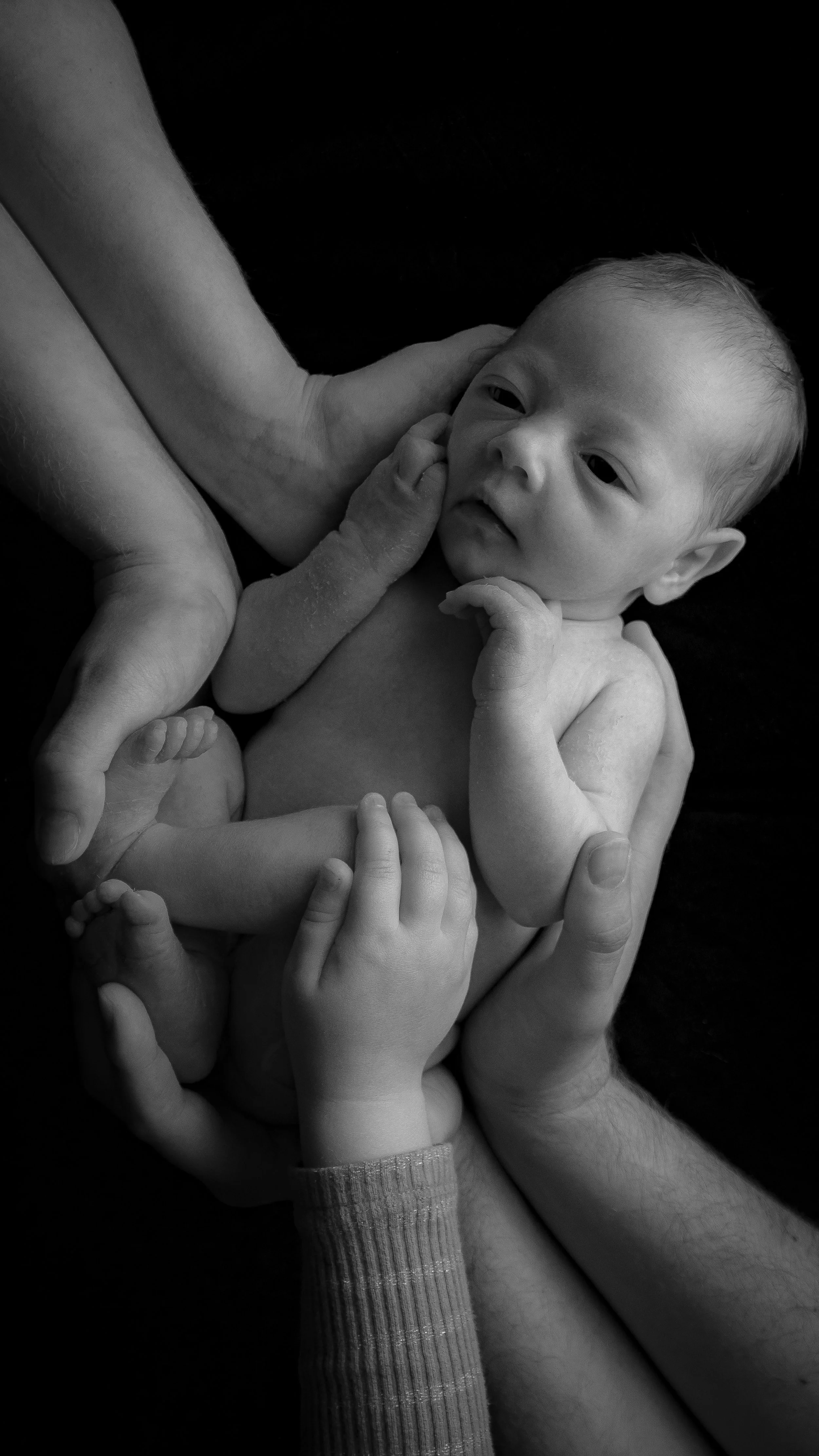 newborn photoshoot, black and white color theme, Hampshire and West Sussex 