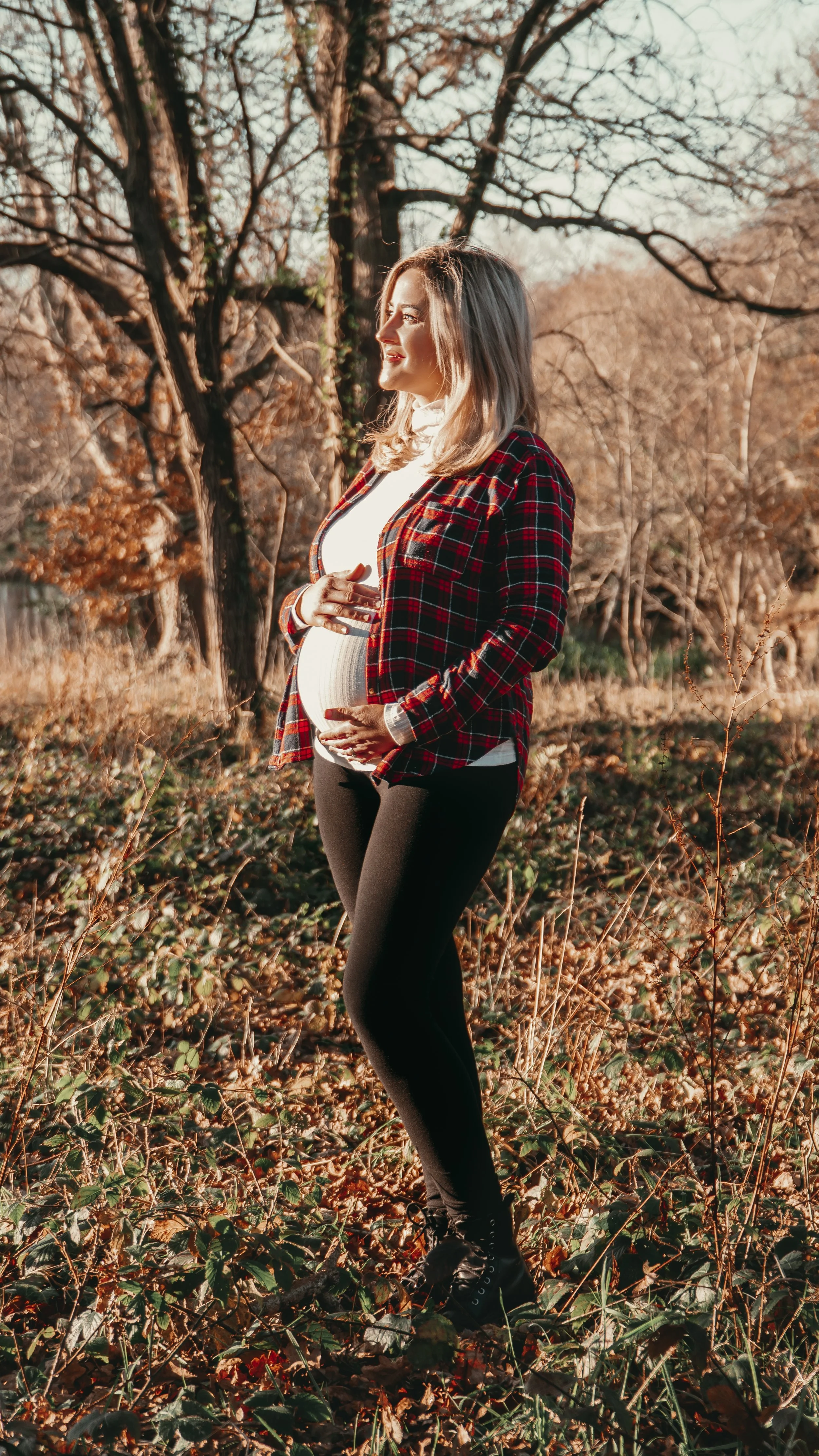 Maternity outdoor Christams photoshoot, Staunton park, Havant, Portsouth, Hampshire and West Sussex, UK