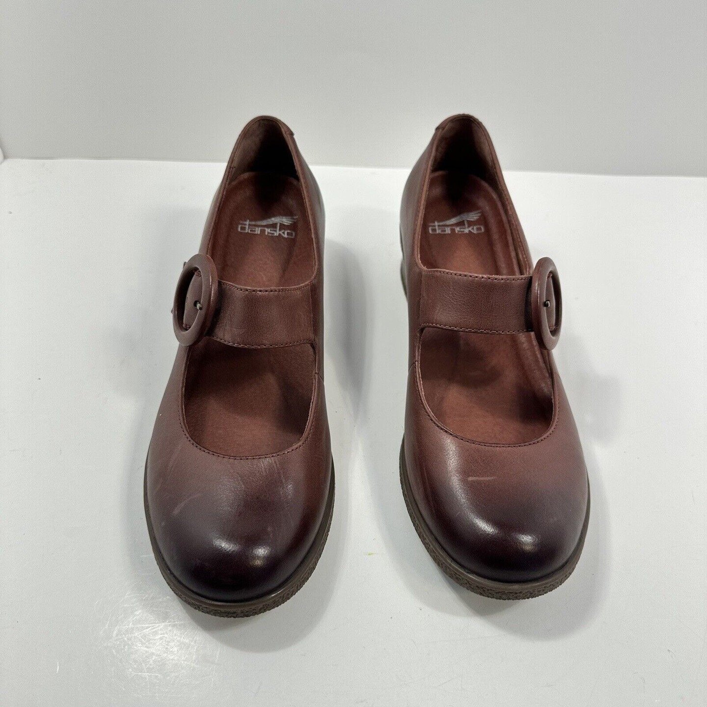 Preowned Dansko Women's Waterproof Brandy Burnished Mary Jane Comfort Shoes US 9
$69.00

These are awesome. Soft and in good preowned condition. Size 39 or US 9. Adjustable top strap. 1&quot; heel rise.
#ebayseller
#poshmarkseller
#mercariseller
#com