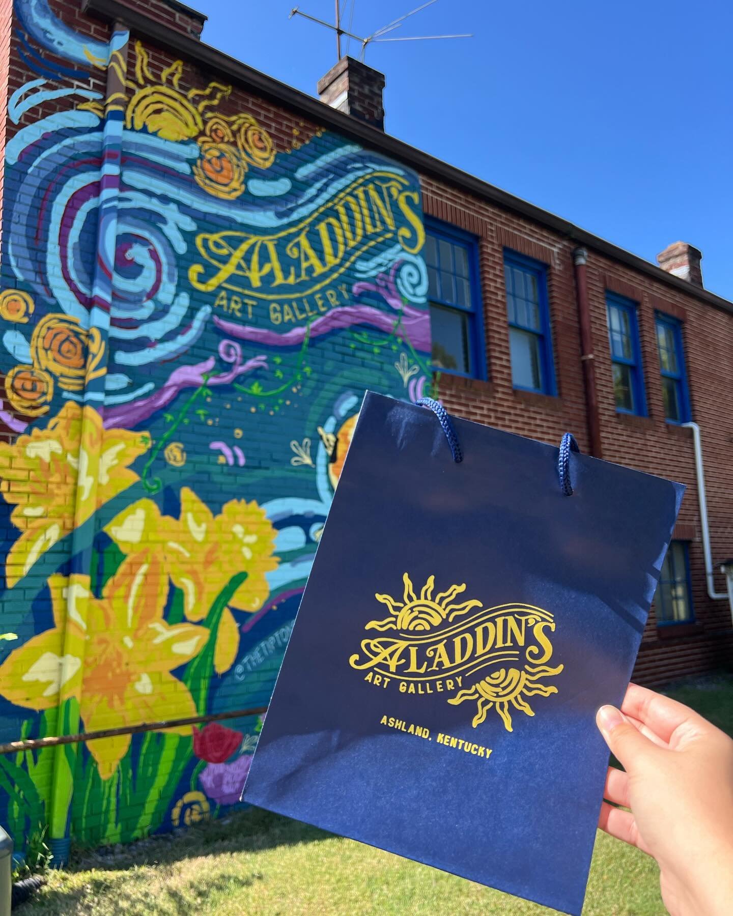 Murals and branding are so much more than a pretty picture or a logo&mdash;they are the visual representation of you and your values, allowing you to connect to your like-minded audience 🌞

Aladdin&rsquo;s Art Gallery is my first client to go throug