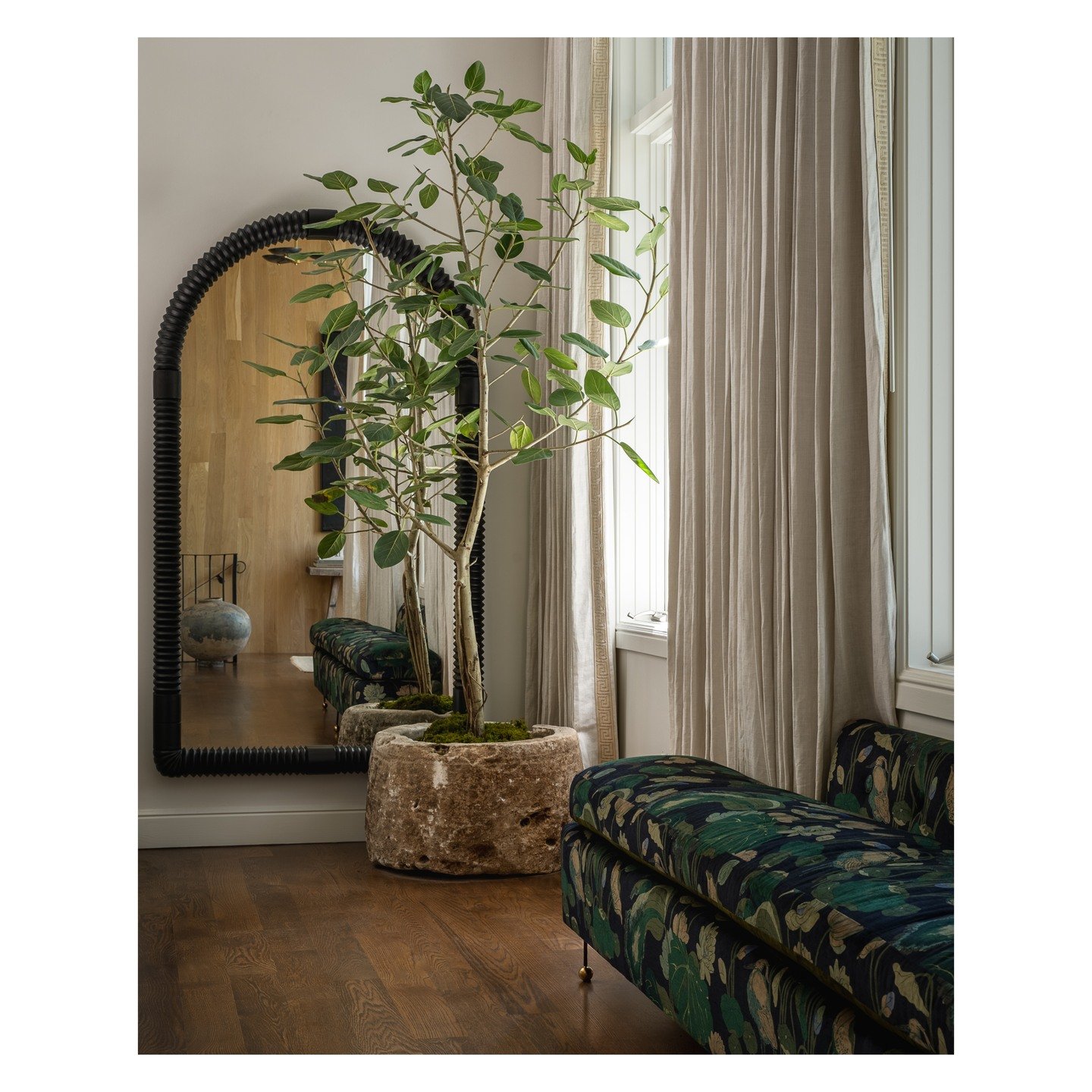 Hope everyone had fun at the @tribeza Interiors tour, I certainly did. What a fantastic array of talent and style. Here's a few more vignettes from @ashleyfergusoninteriors beautiful Rivercrest Treehouse project.