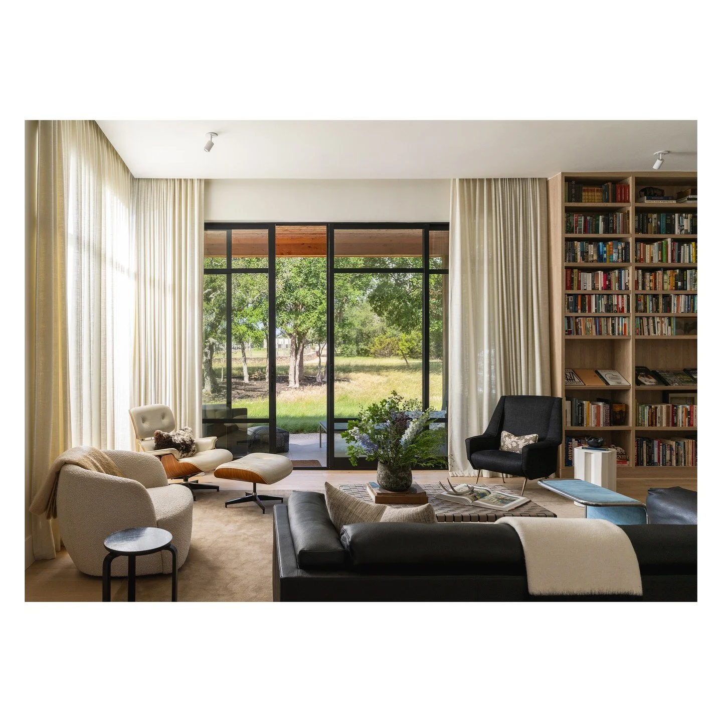 More from the beautiful Diaz project by @alignaustinarchitects &amp; @tiplerdesign