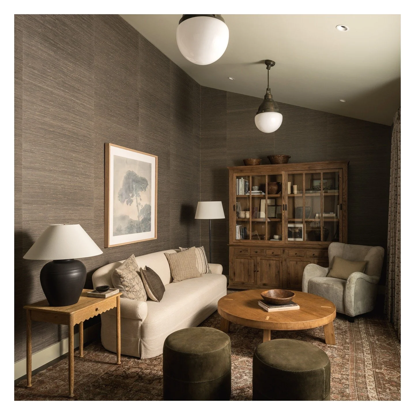 A few more shots from the @housebeautiful Whole Home shot last year for @visualcomfort 

Light fixtures: @visualcomfort 
Art Director: @dorynicole 
Asst. Producer: @alytakesphotos 
Photography Assist: @braveceramics &amp; @snapkat9 
Project Mgr: @log