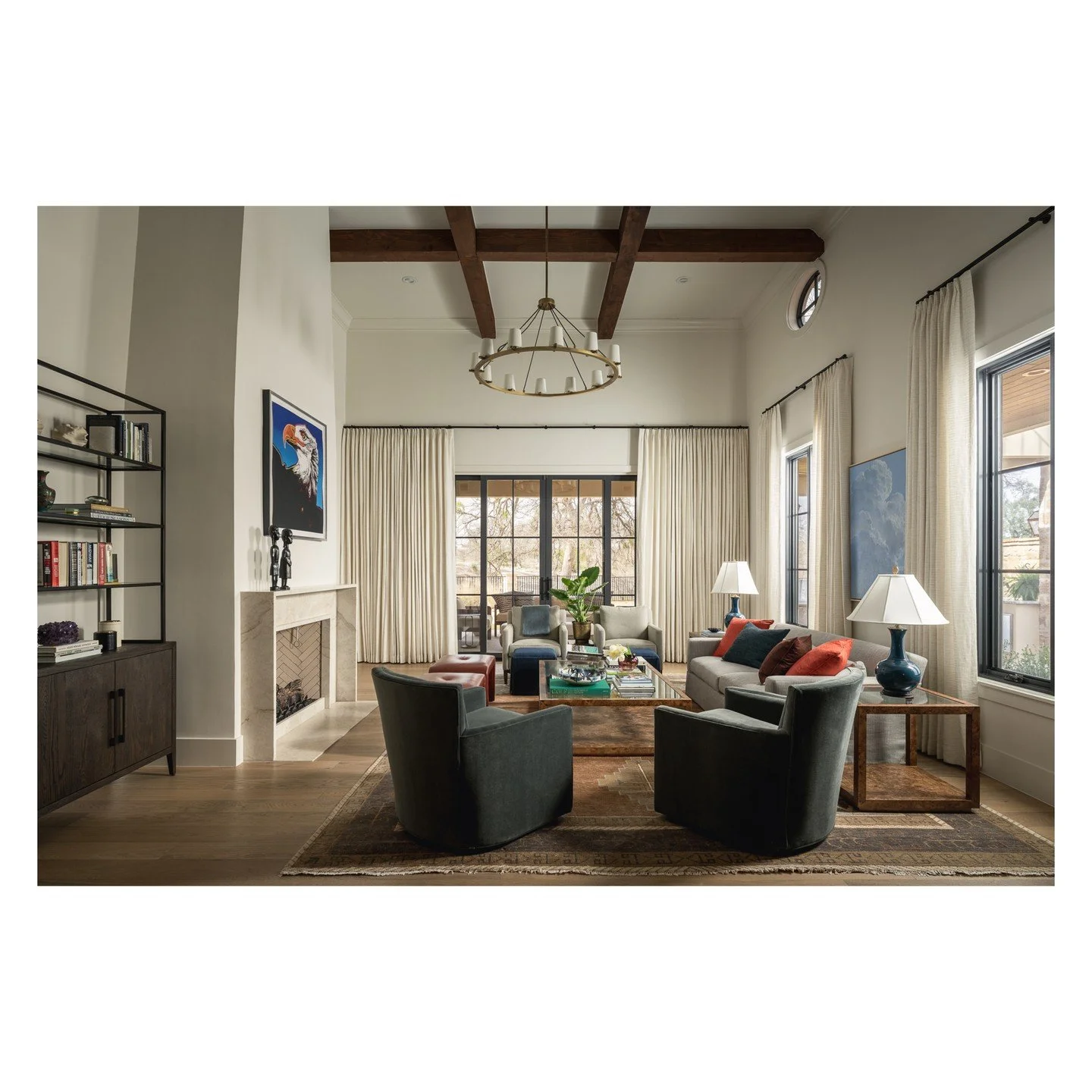 Layered and luxurious living room from @annah_interiors_llc 

Stying: @postscript_styling 
Photos: @kieranreevesphotography 
Assist: @snapkat9