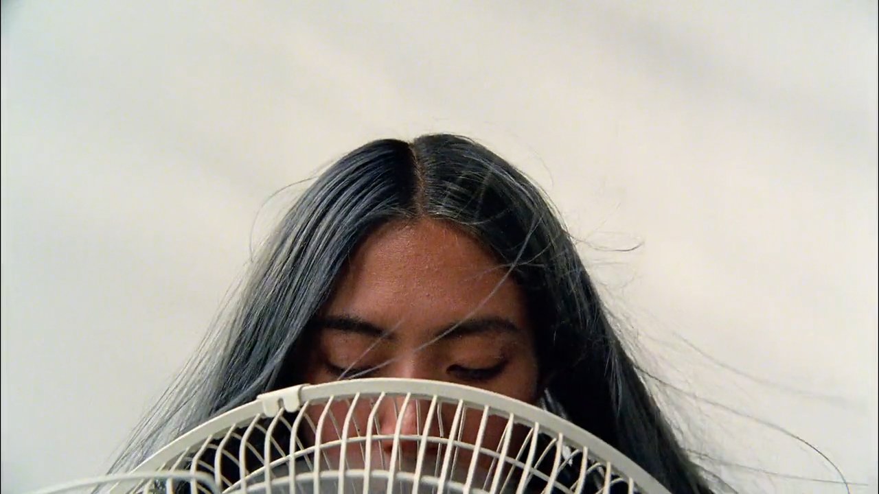 VS--TheLanguageofCalvinKleinDEB-SILENCEonVimeo-0’21”.jpg