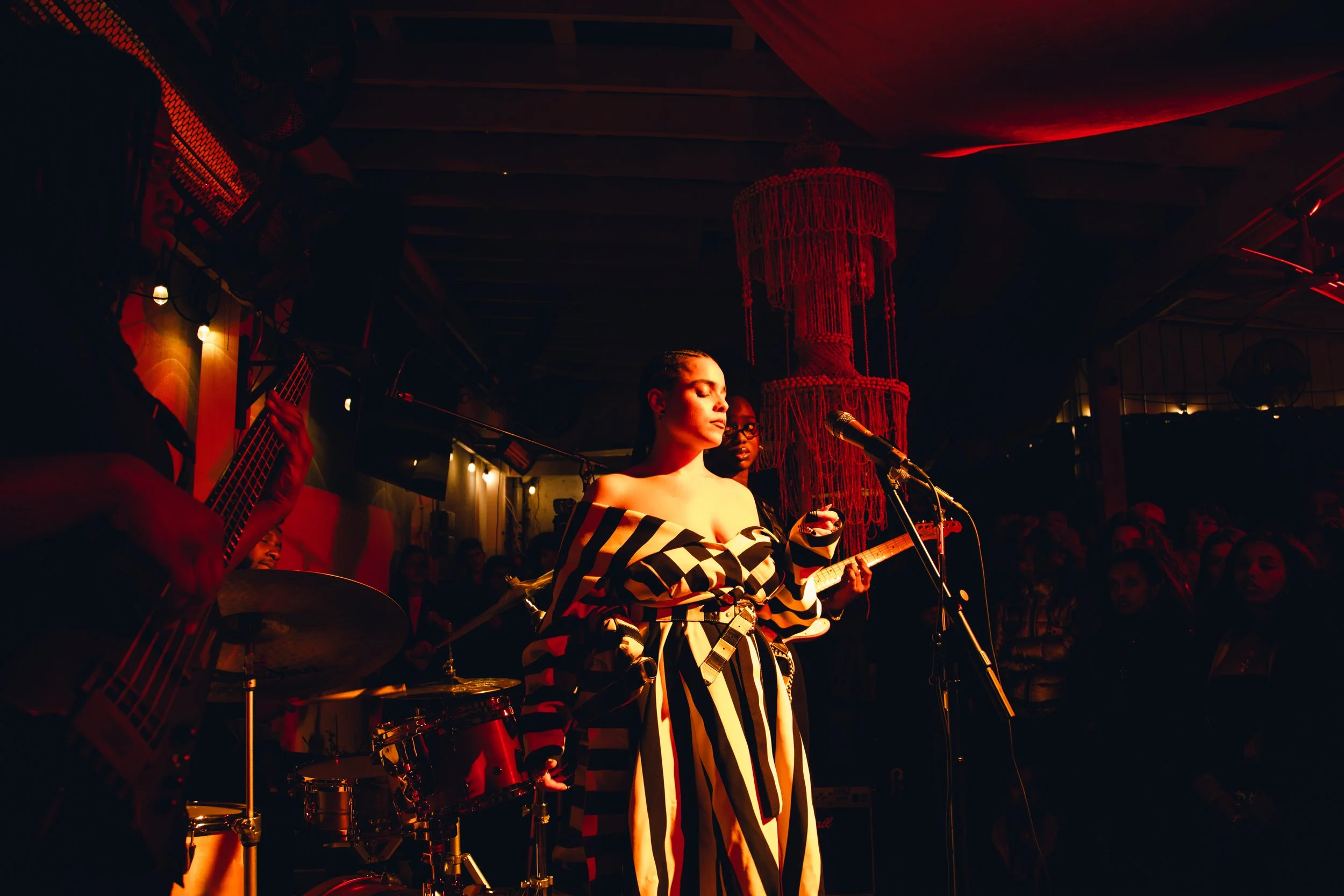 margaux cafe performance