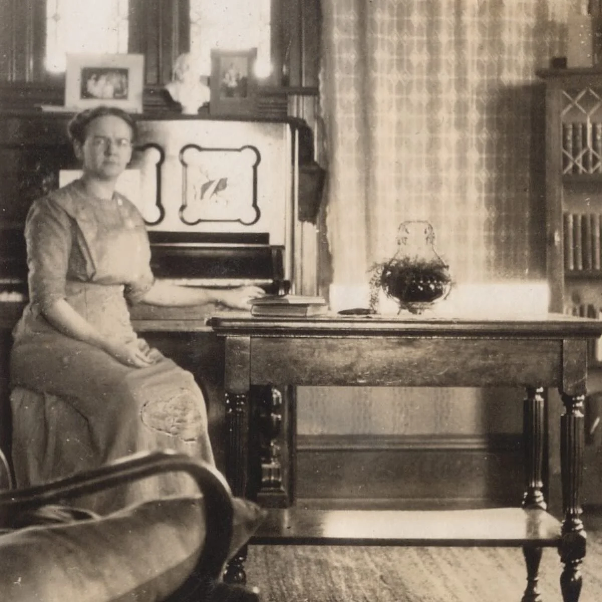 Anna was my Great-Grandmother, born on July 5, 1873 in La Crescent, MN, her parents having immigrated from Germany in the 1850s to southern Minnesota. She grew up on a farm and apple orchard, married August Redmann and had 4 children. She lived in La