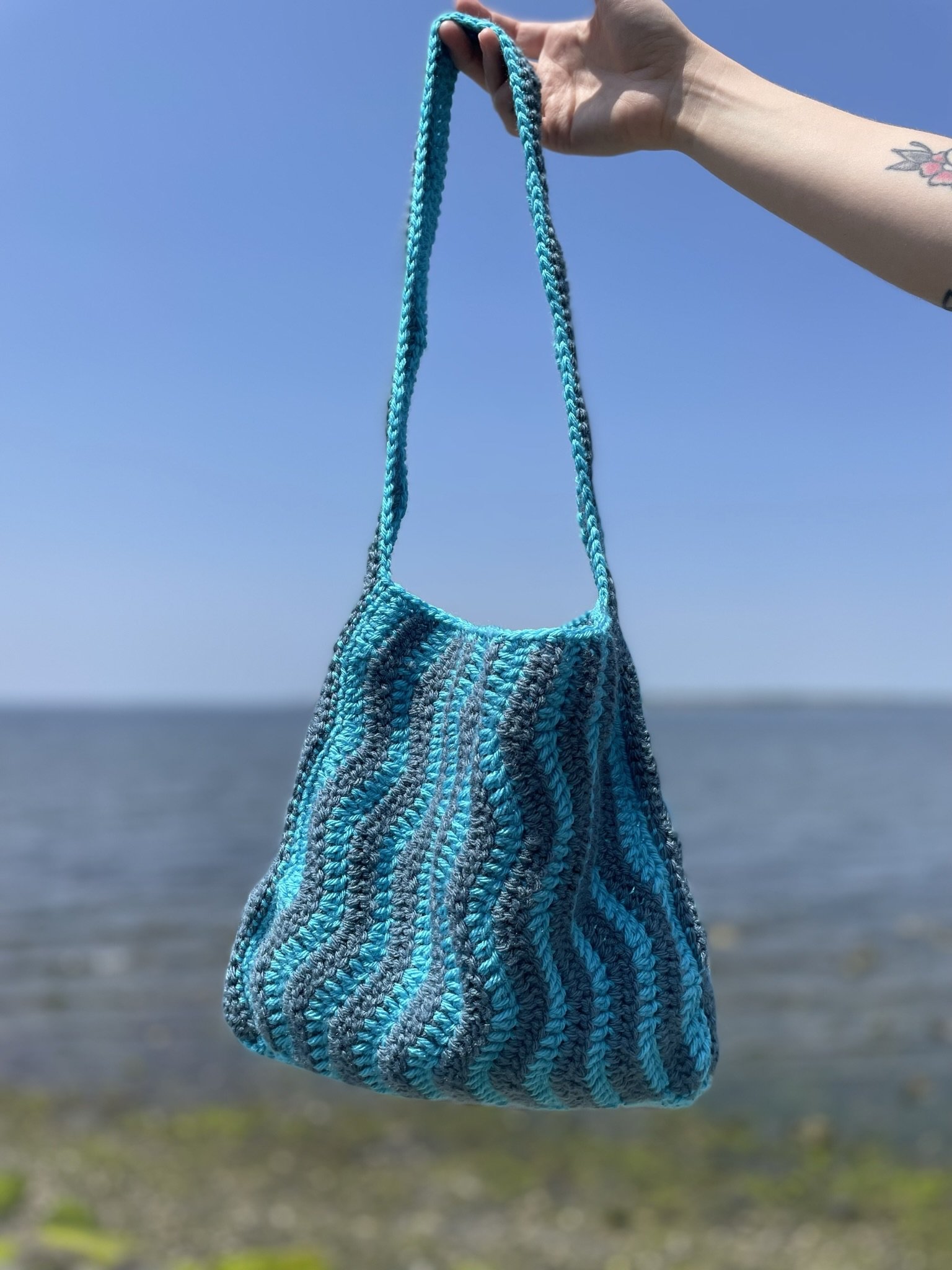 Wavey Daze Crochet Bag Pattern: Wavy Summer Design Crochet Bag ...