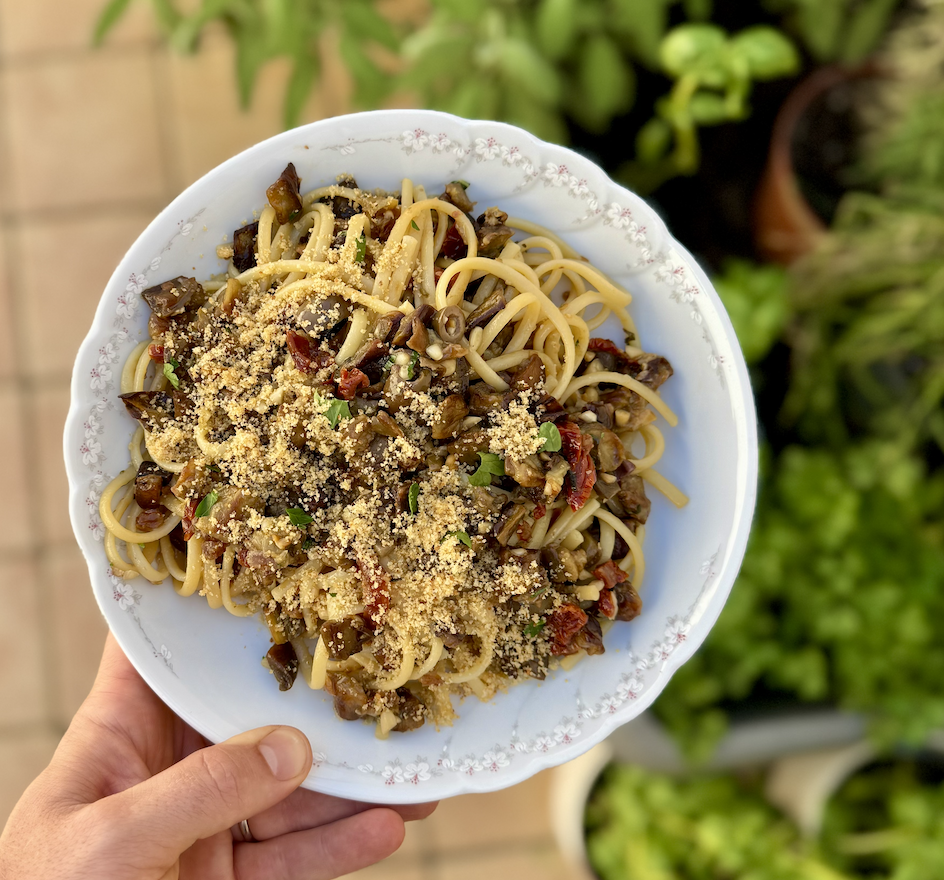 Sicilian inspired pasta (Aubergines, sun dried tomatoes, olives, herbs, raisins and pangrattato) - VEGAN
