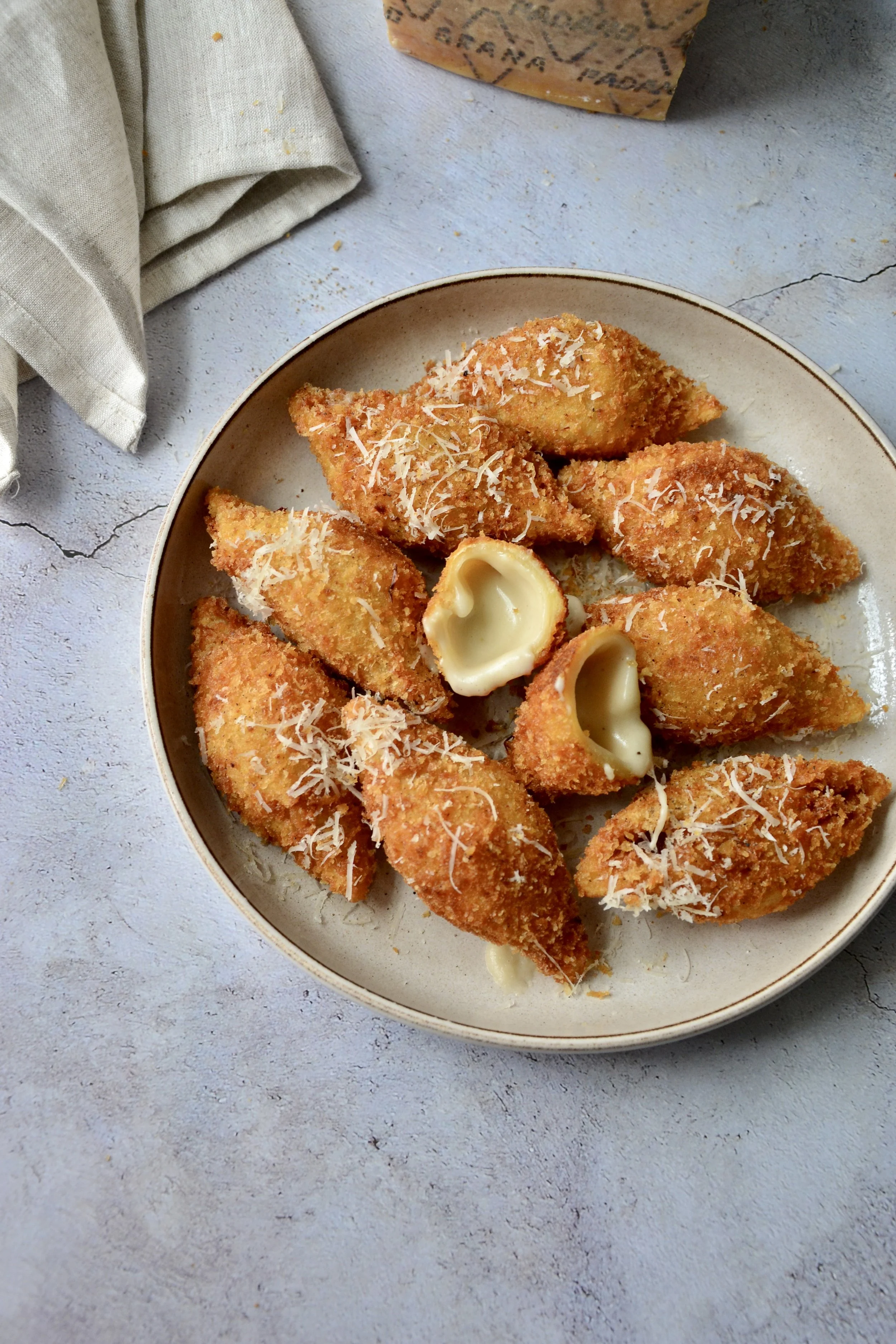 Stuffed pasta chips