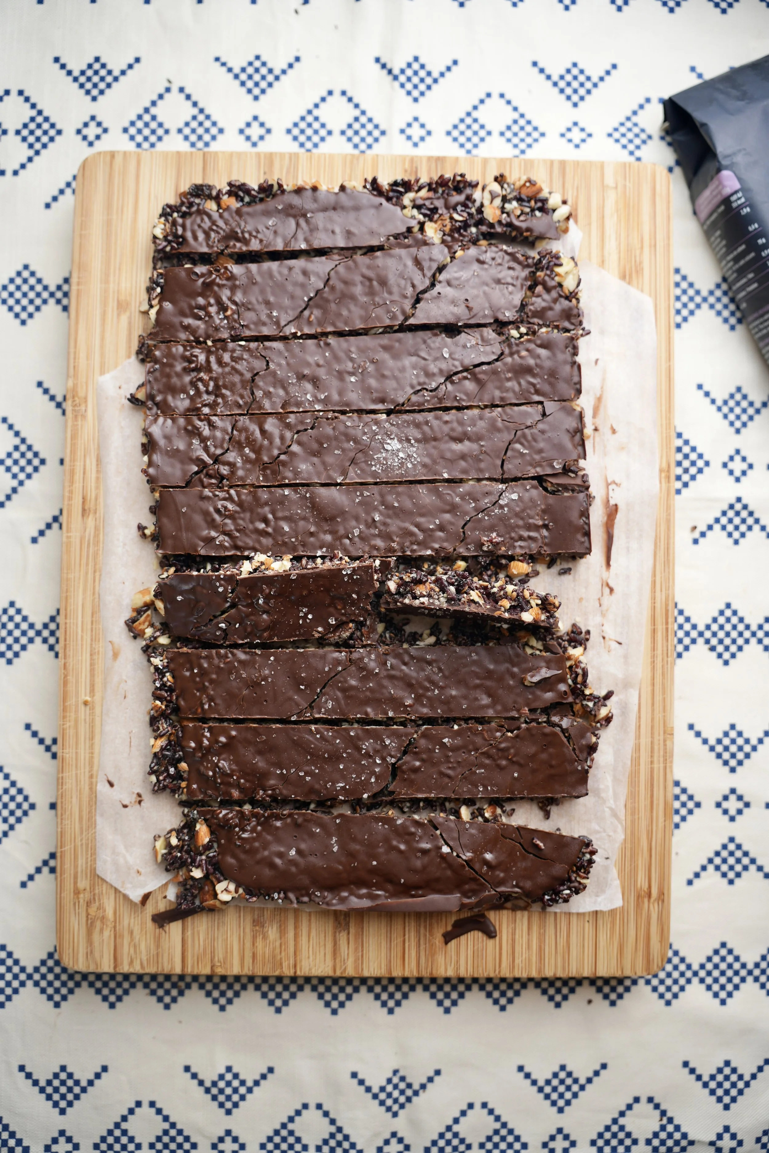 Homemade chocolate bars with wholegrain puffed black rice