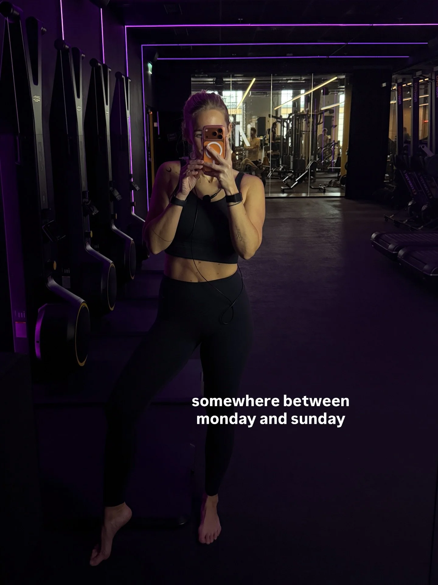 Rollercoaster of the last few days 🎢🔥

Not enough sleep, endless cuddles with Amy, too much shooting and just the right amount of what I love most. 🤸🏼&zwj;♀️💓

#cycling #gymrat #yogis #worklifebalance 😅