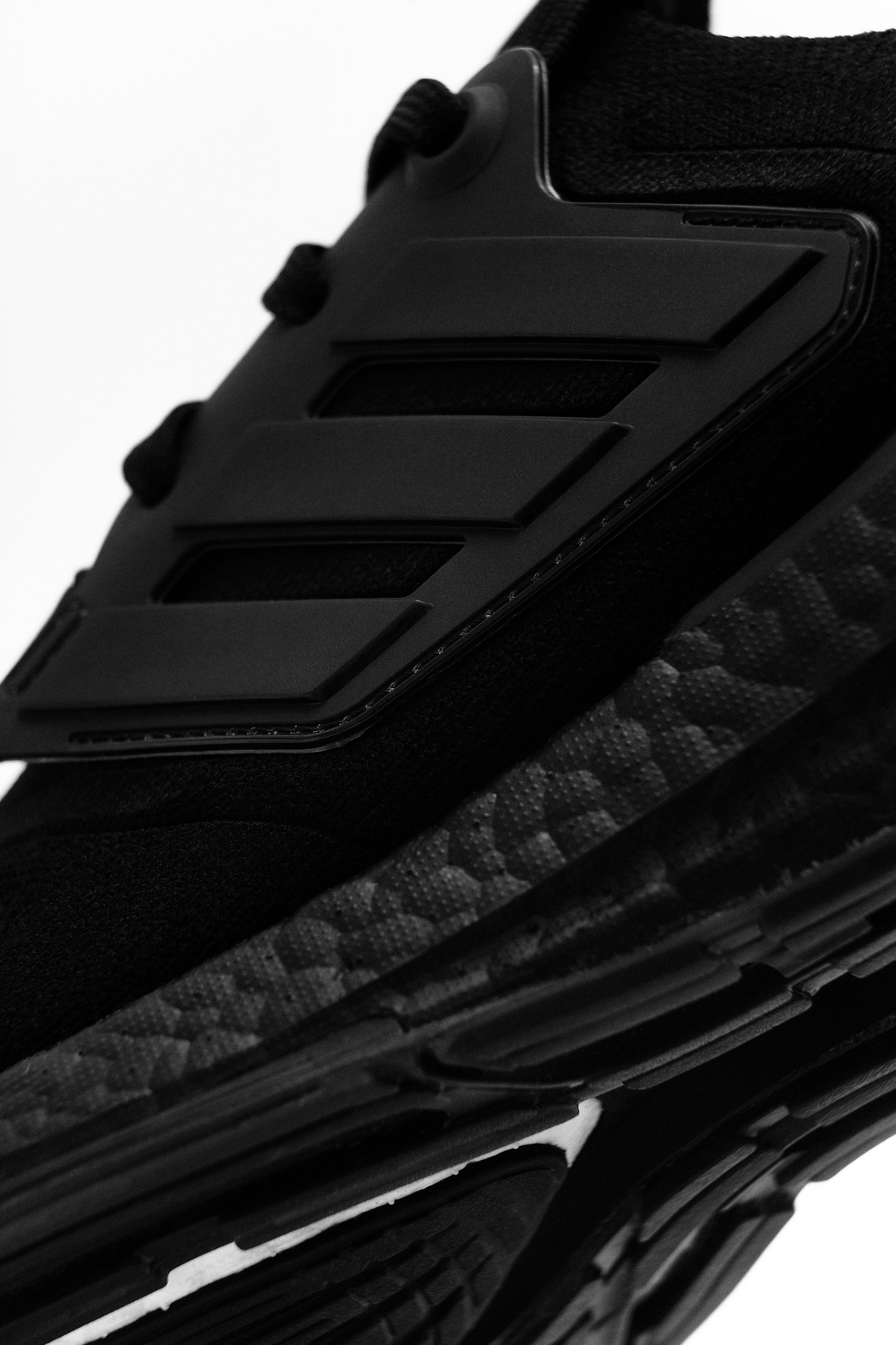 ADIDAS ULTRABOOST 22