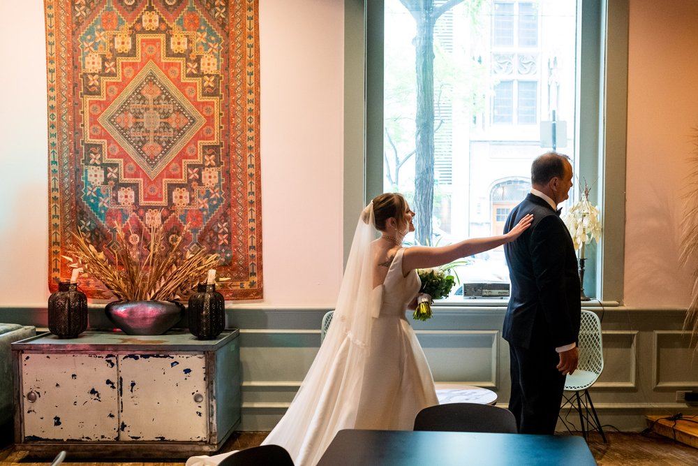 Alex Maldonado Photography | Chicago Wedding and lifestyle Photographer | wedding photos selina hotel  first look location with bride and dad