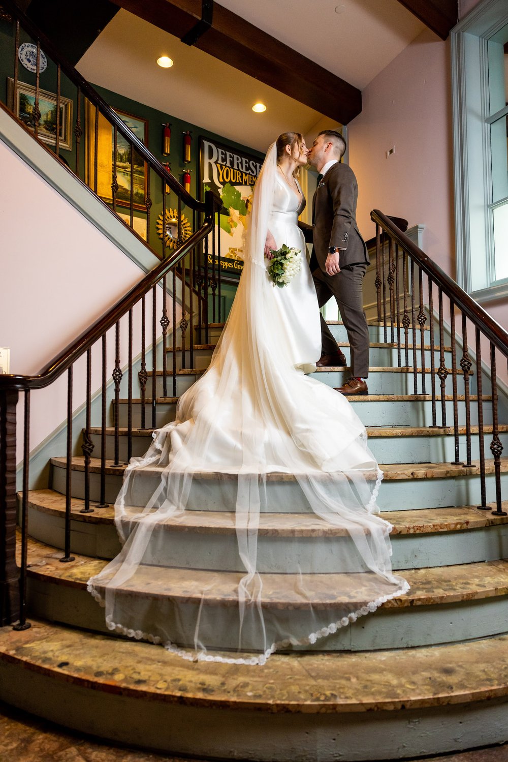 Alex Maldonado Photography | Chicago Wedding and lifestyle Photographer | wedding photos selina hotel bride groom on stairs long veil