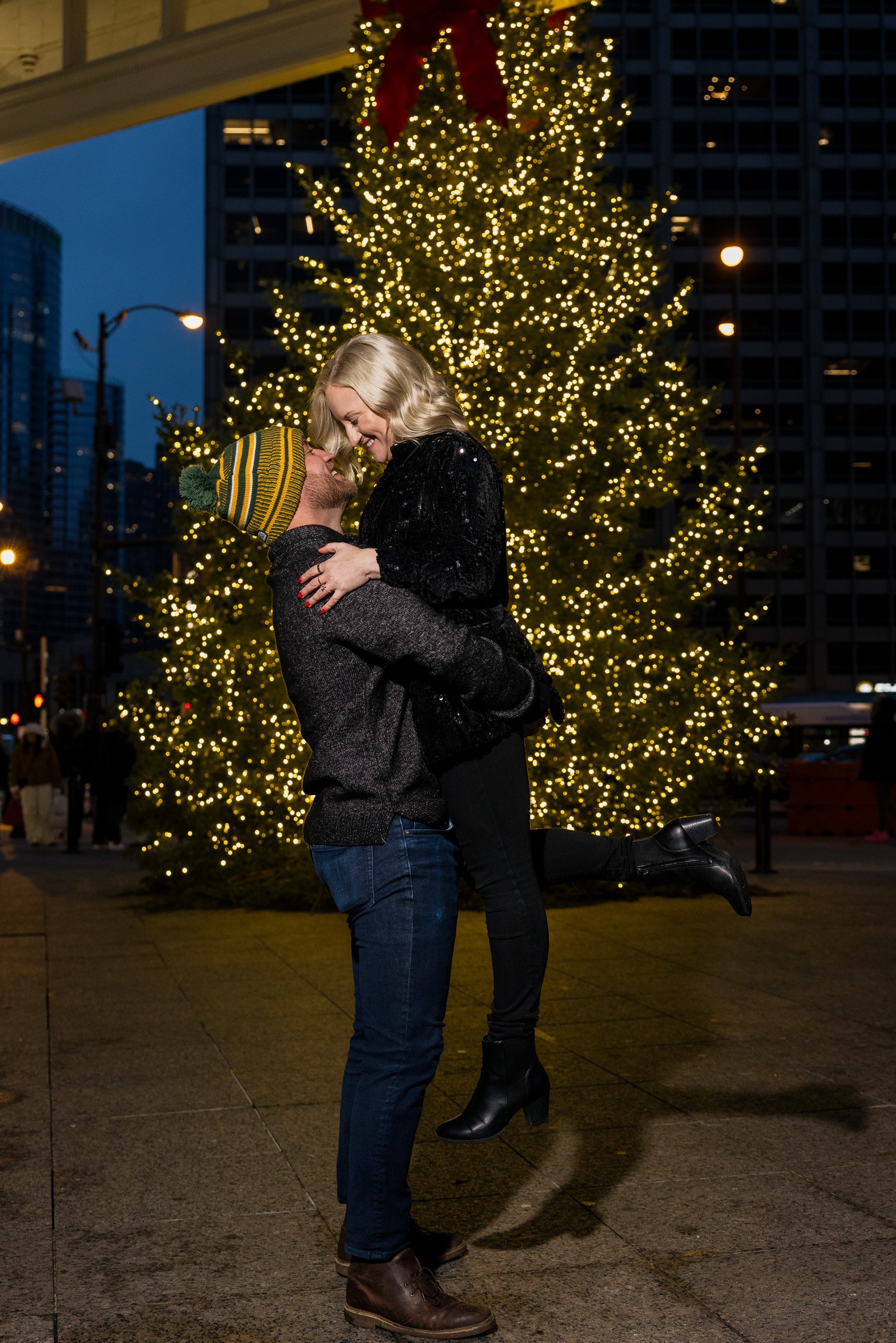 231229 Alex Maldonado Photography Chicago Wedding Photographer Christmas tree-28.jpg