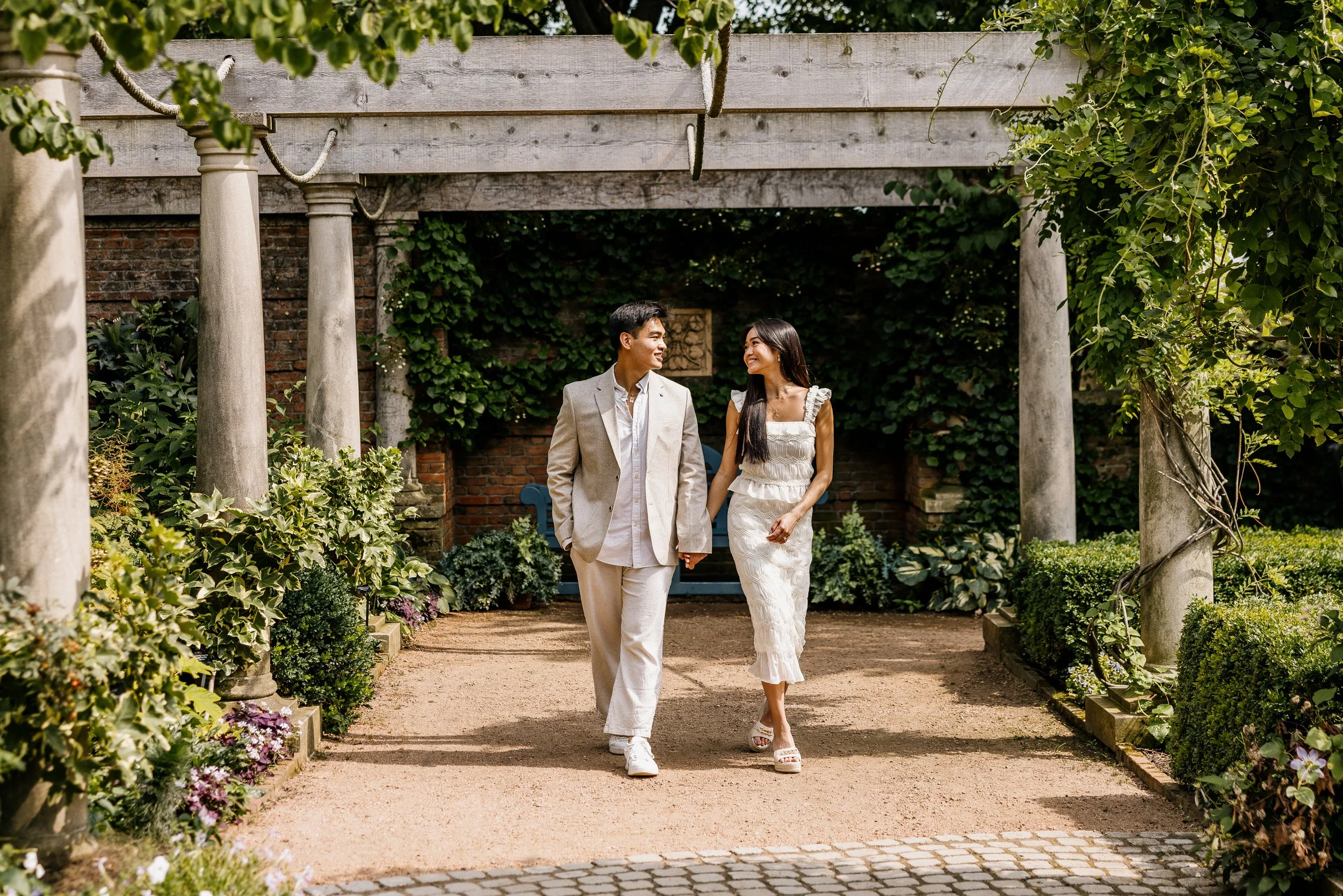 Alex Maldonado Photography-Triet + Catharina - Chicago Botanic Garden260724-39.jpg