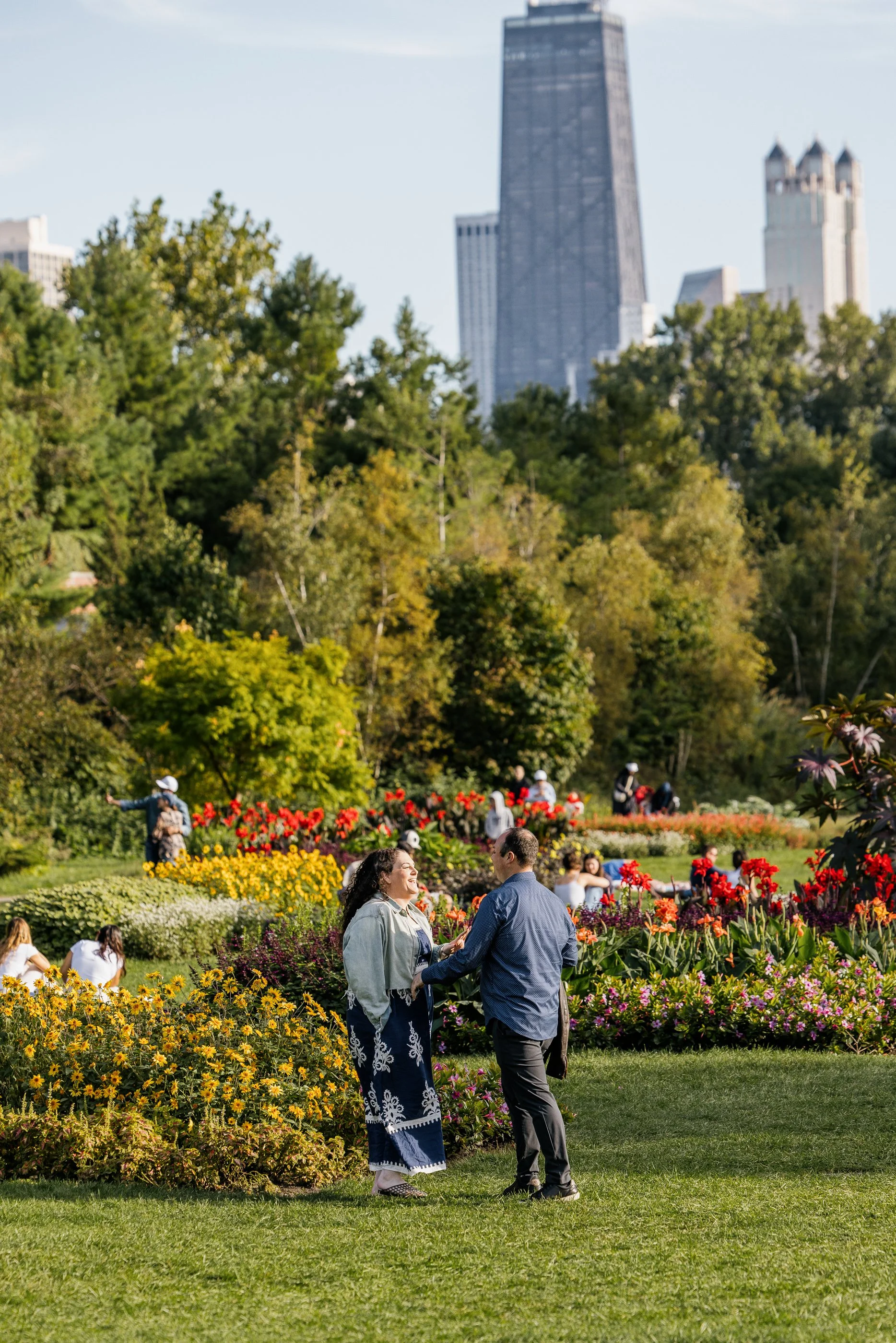 Alex Maldonado Photography-Elliot + Jen - Lincoln Park Formal Garden 260927-1.jpg