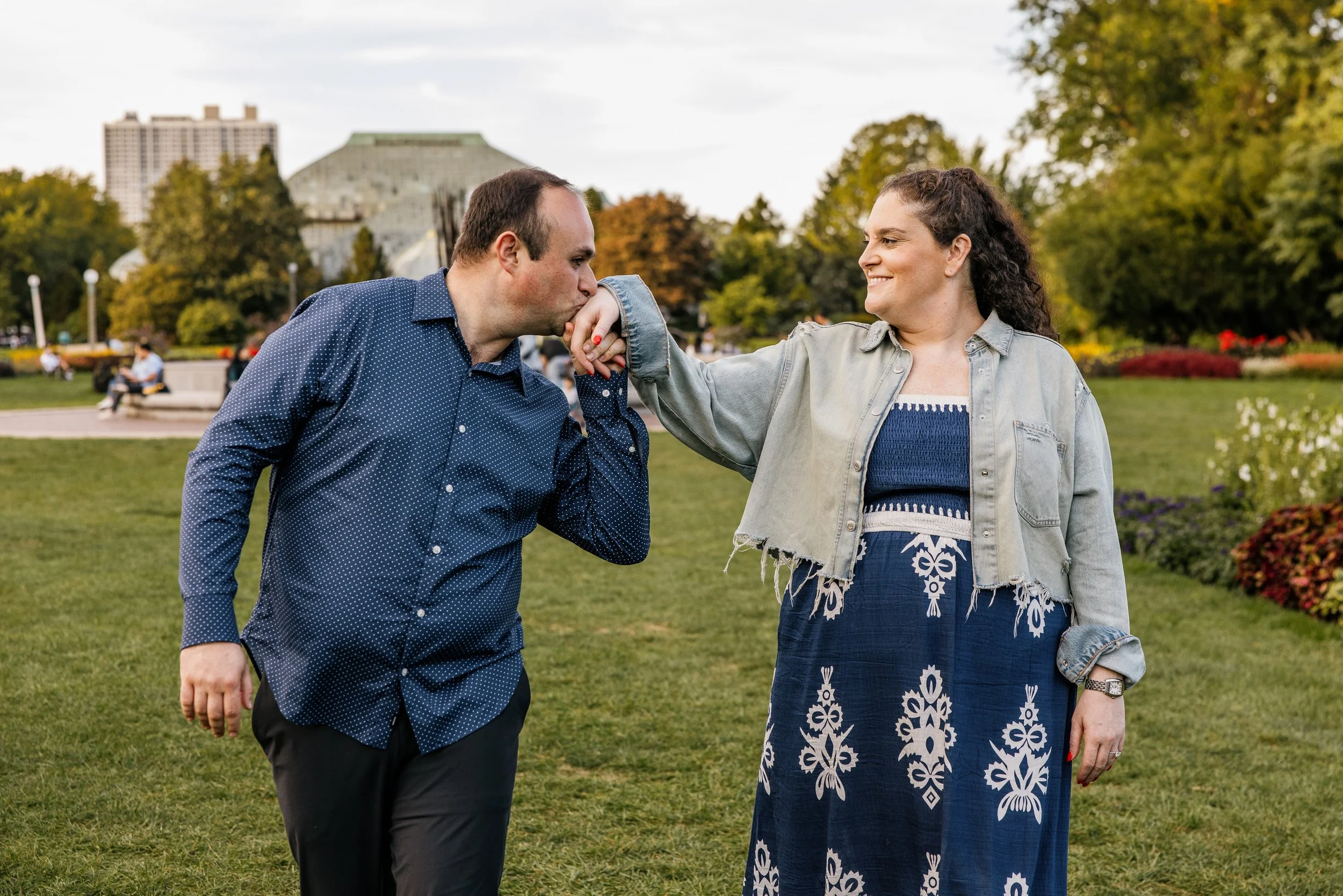 Alex Maldonado Photography-Elliot + Jen - Lincoln Park Formal Garden 260927-49.jpg