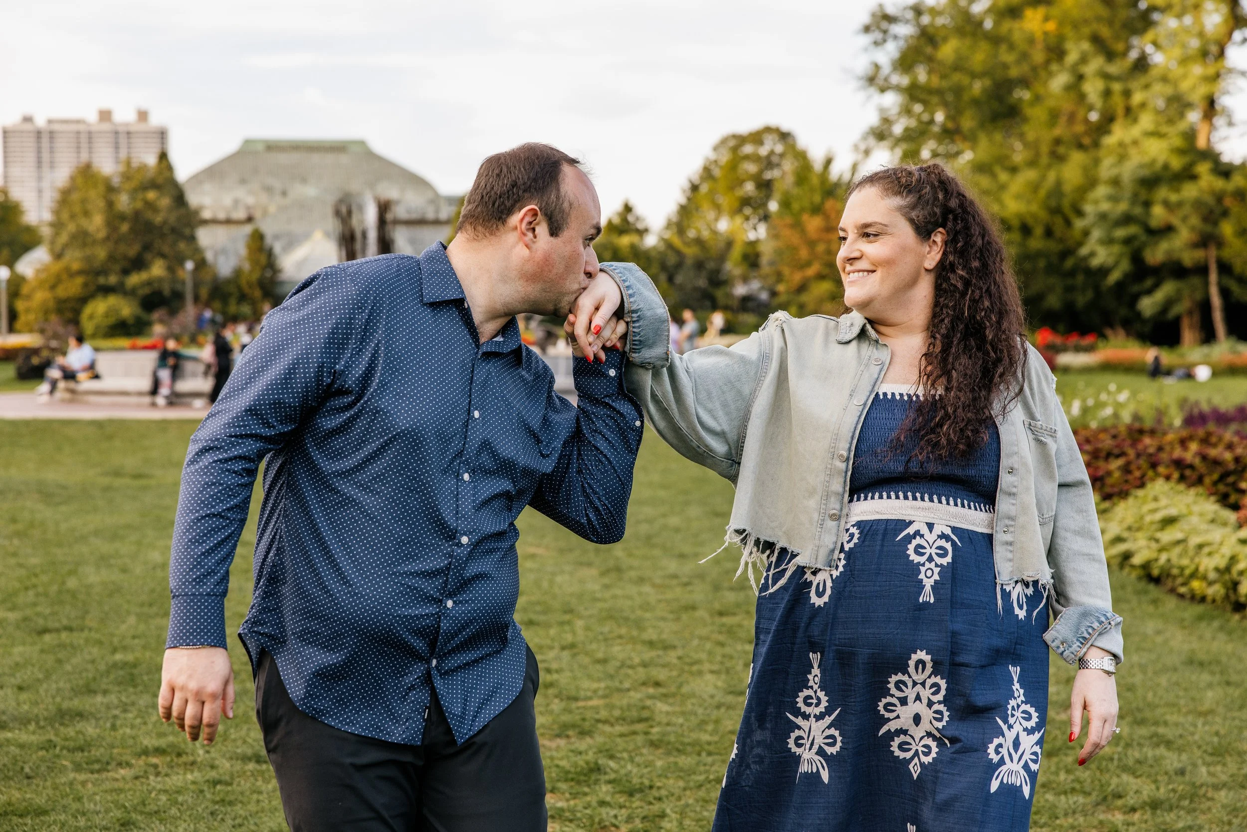 Alex Maldonado Photography-Elliot + Jen - Lincoln Park Formal Garden 260927-50.jpg
