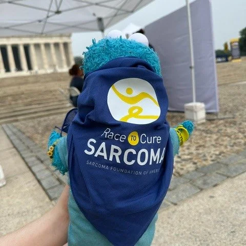 That same Sarcoma Advocacy-inspired Zo Much More bracelet spent today in DC in the presence of, arguably, two of the greatest minds in history: Cookie Monster &amp; Albert Einstein!