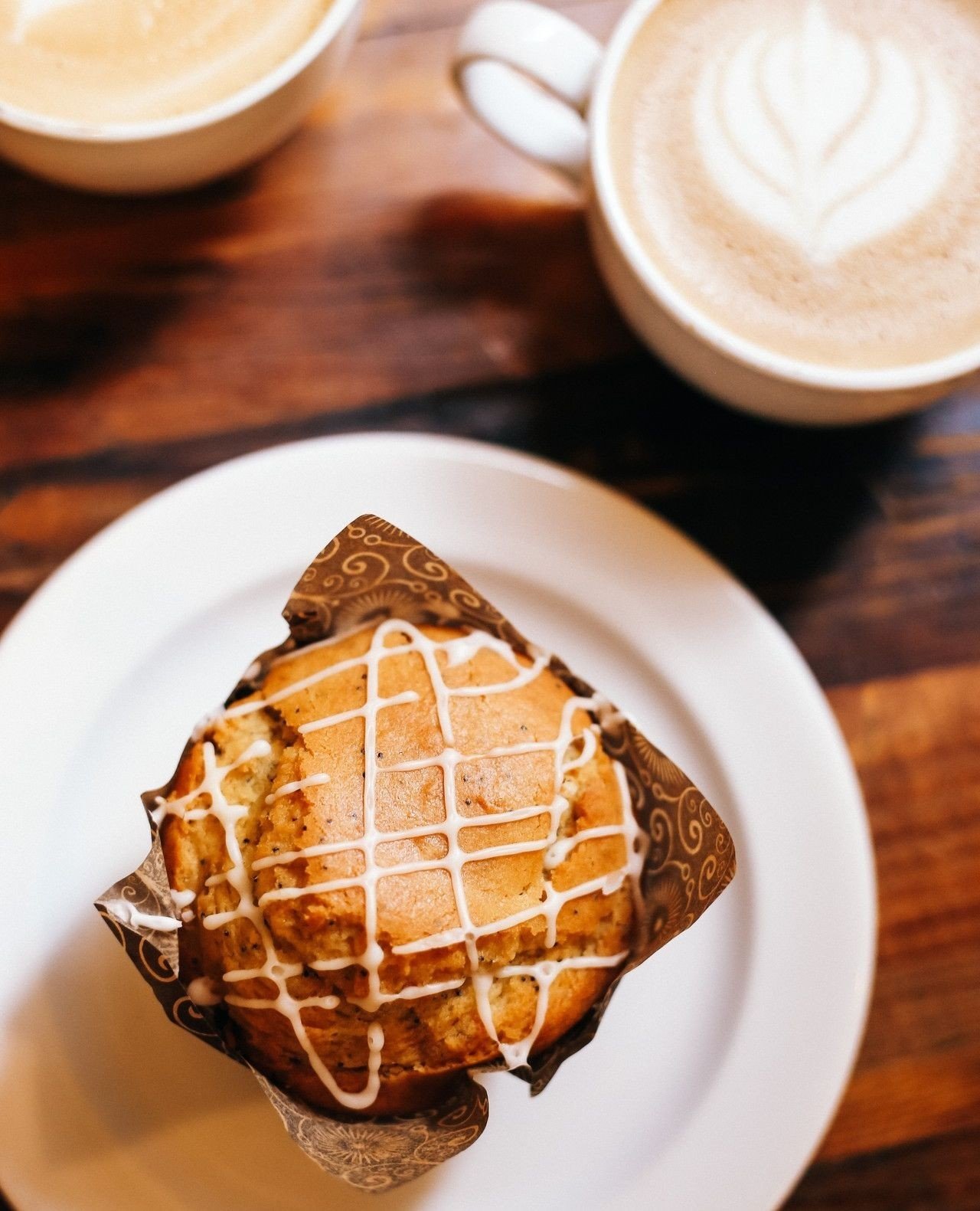 When life gives you lemons, make a Lemon Poppyseed Muffin!⁠
⁠
#drinkfeine #muffin #latte #latteart ⁠
#brunch #coffee #bakery #espresso #dessert #cafe #breakfast