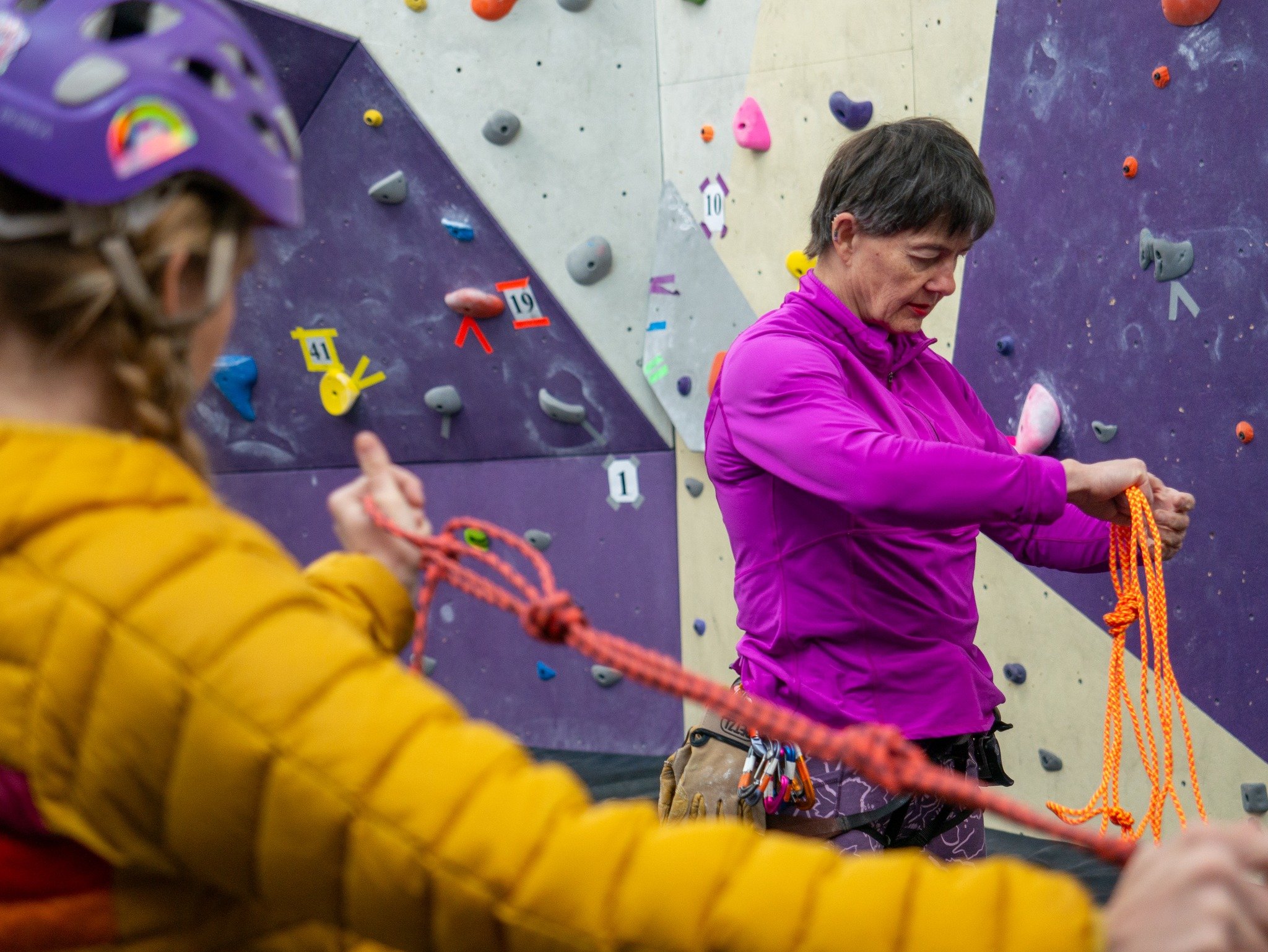 Just sneaking into your Sunday with some shots from our multipitch clinic at the @ogdenclimbingfestival with our friends from the @wsuoutdoorprogram ! Thank you to our instructors Jess, Hayley, and Kylee for being excellent teachers of the many diffe