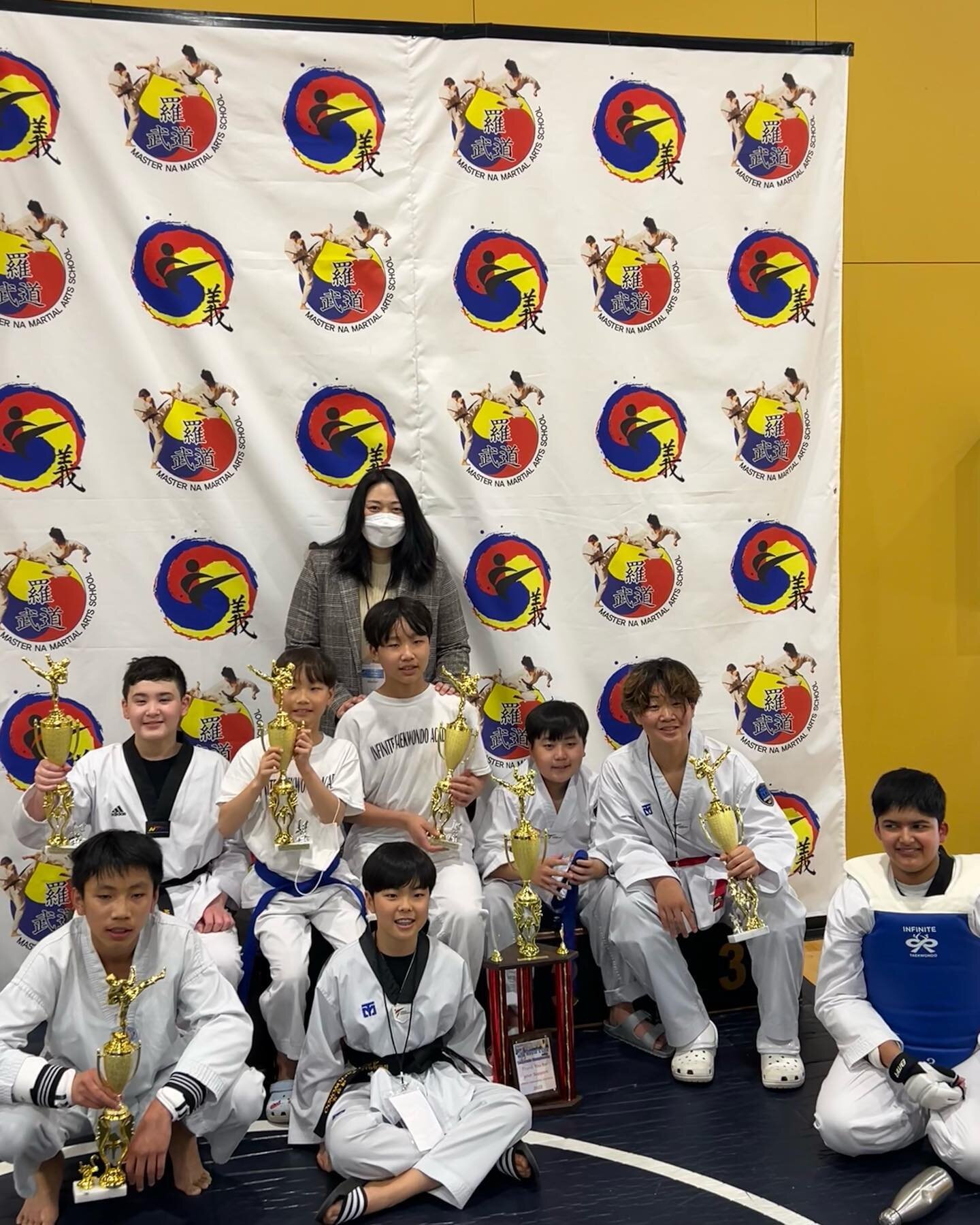 Federal Way Mayor&rsquo;s Cup Taekwondo Championship! I'm so proud of you guys! You guys trained hard at dojang, so you got good results. Good job!

#taekwondo #championship #mayorscup #compitition #1stplace #gold #sparring #poomsae