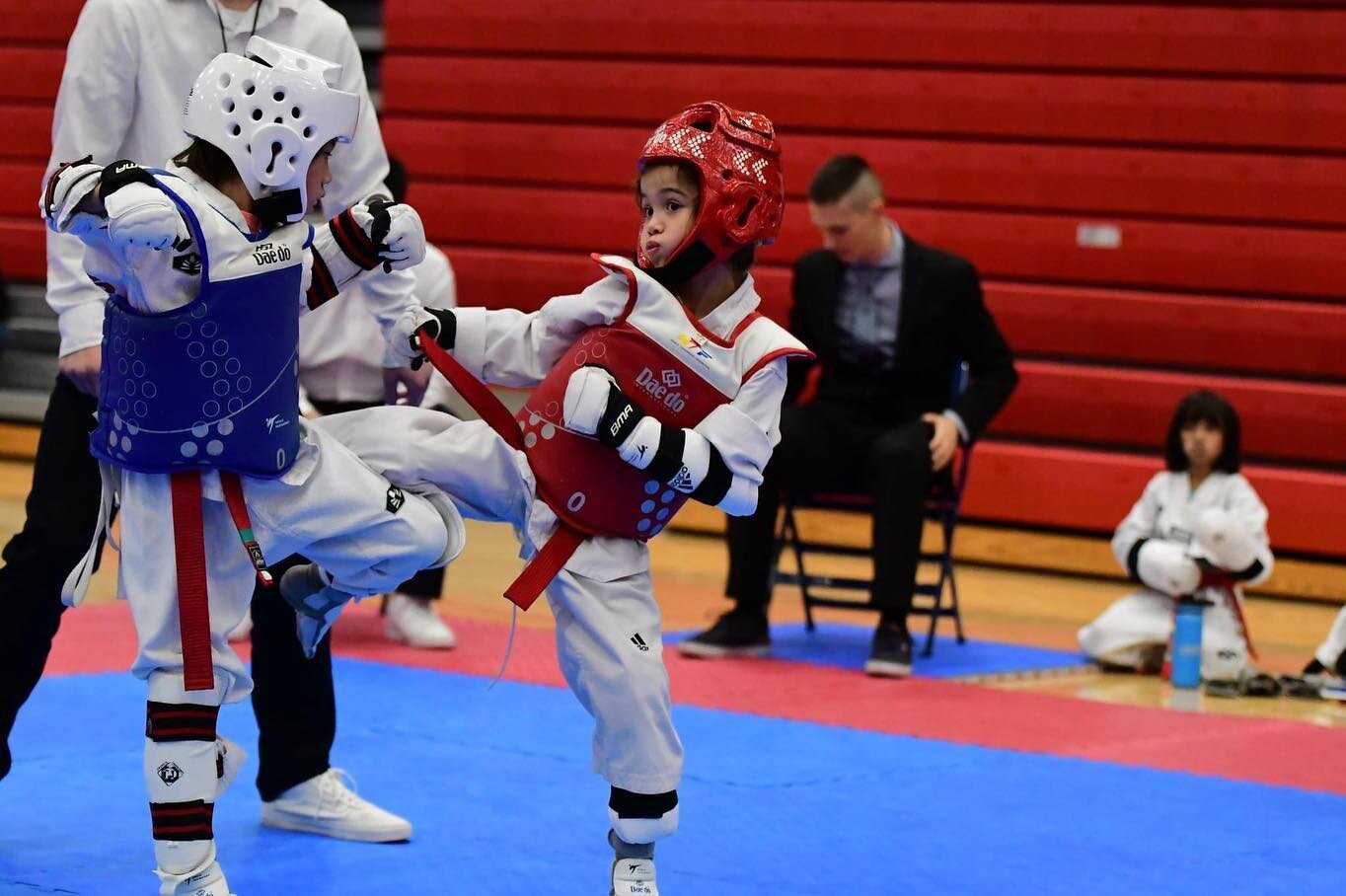 Best photos from Governor&rsquo;s cup. Thank you Washington state Governor&rsquo;s Cup!

#sparring #compitition #poomsae #taekwondo #athlete #kicking #workout #training #martialarts #infinitetaekwondoacademy #infinitetaekwondo #태권도 #발차기 #겨루기 #선수 #마샬아