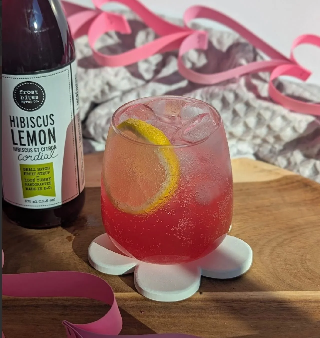 Lovers Mule Mocktail
1 oz lemon juice
1oz Hibiscus Lemon cordial
Ginger beer
Lemon for garnish
Add lemon juice and hibiscus lemon cordial to your glass. Stir. Add ice. Top up with ginger beer. Garnish &amp; serve.

Stay sassy, friends. 💋💋