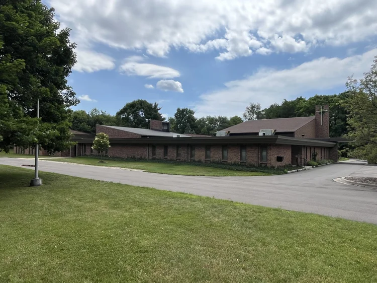 Church for lease in Portage