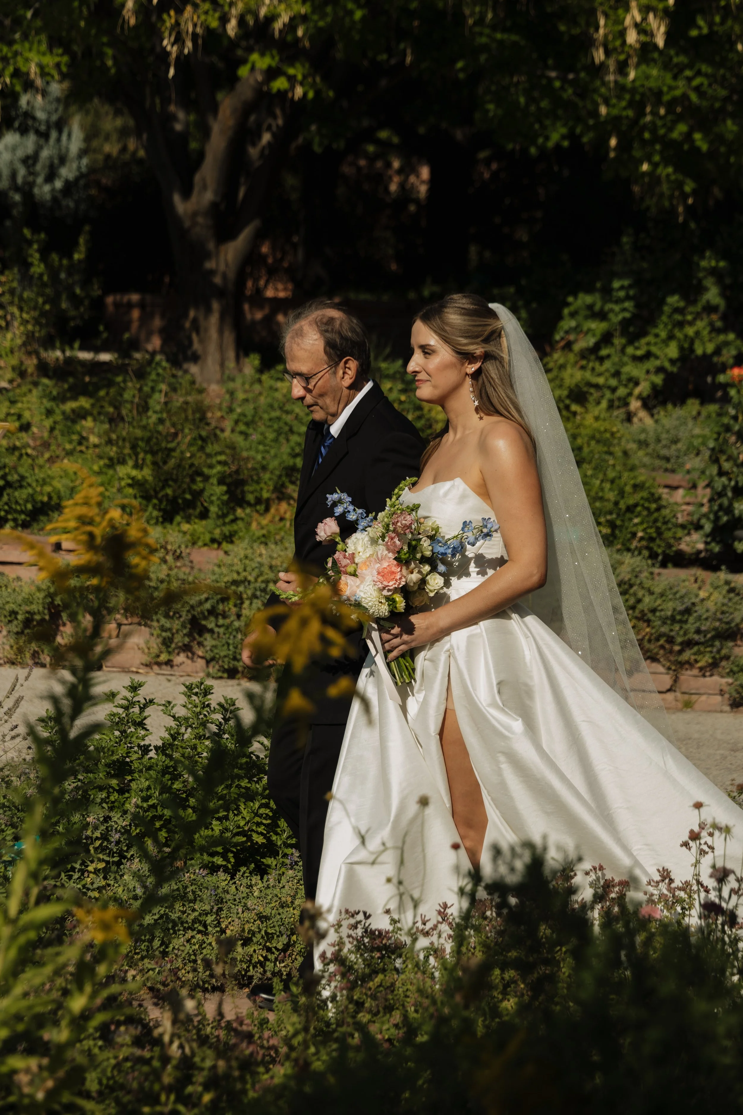 TheLexiLookLydia_2bJakeCeremony-101.jpg
