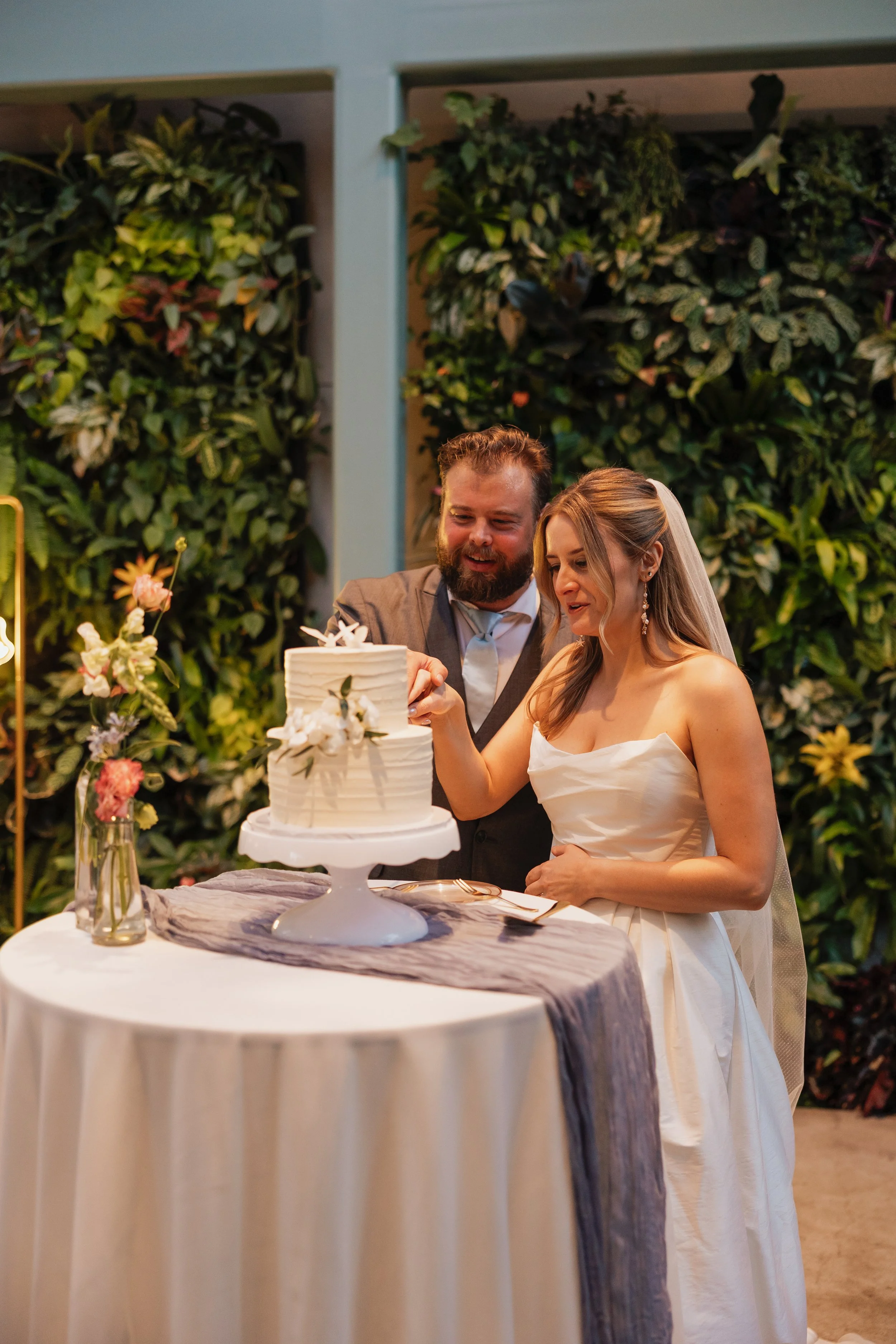 TheLexiLookLydia_2bJakeReception-82.jpg