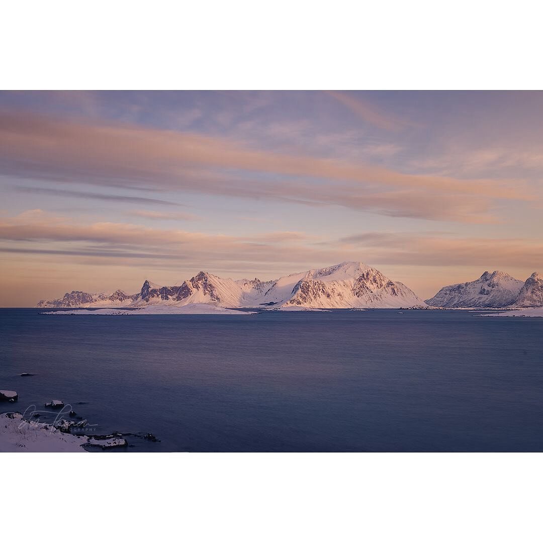 Back to Lofoten Islands &hellip;. 
⠀⠀⠀⠀⠀⠀⠀⠀⠀
⠀⠀⠀⠀⠀⠀⠀⠀⠀
A group of photographers from @womencapturemagic have come together to share our love of nature. Get your dose of beauty today by following along the #womencapturemagicnatureloop
⠀⠀⠀⠀⠀⠀⠀⠀⠀
⠀⠀⠀⠀⠀⠀