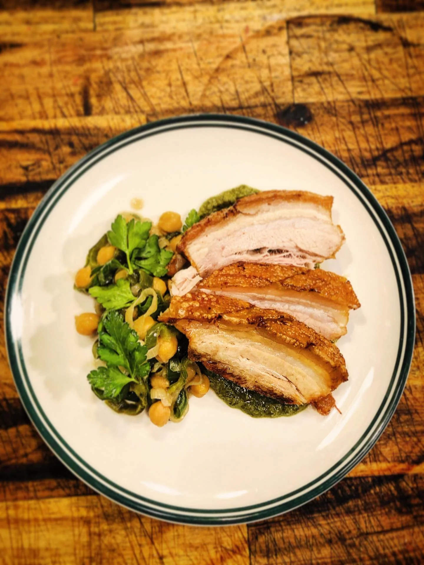 Pork Belly with delicious crispy skin, chickpeas, bullhorn peppers, pickled garlic and salsa verde&hellip; this dish excites but is a familiar hug at the same time.
Better than an MCG meat pie&hellip;