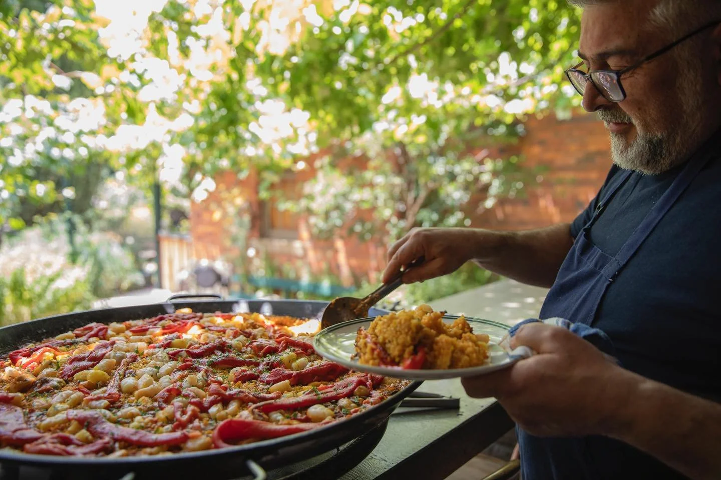 Paella de Se&ntilde;orito por Frank.

Lovely day here yesterday in the courtyard!
Frank @frankcamorra was on the pans outside and whipped up a couple batches of Gentleman&rsquo;s Paella, a stunning seafood paella from the Alicante region. 
The term c