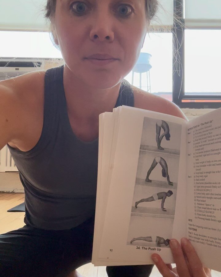 March MATness, days 29-31!
We&rsquo;ve made it to the end 🥰

We&rsquo;ve got:
Rocking 
Control Balance
The Push-up 

lol to me talking to my body, but sometimes you gotta say where you want to be to get there - manifestation in practice 💫

Anyhow, 