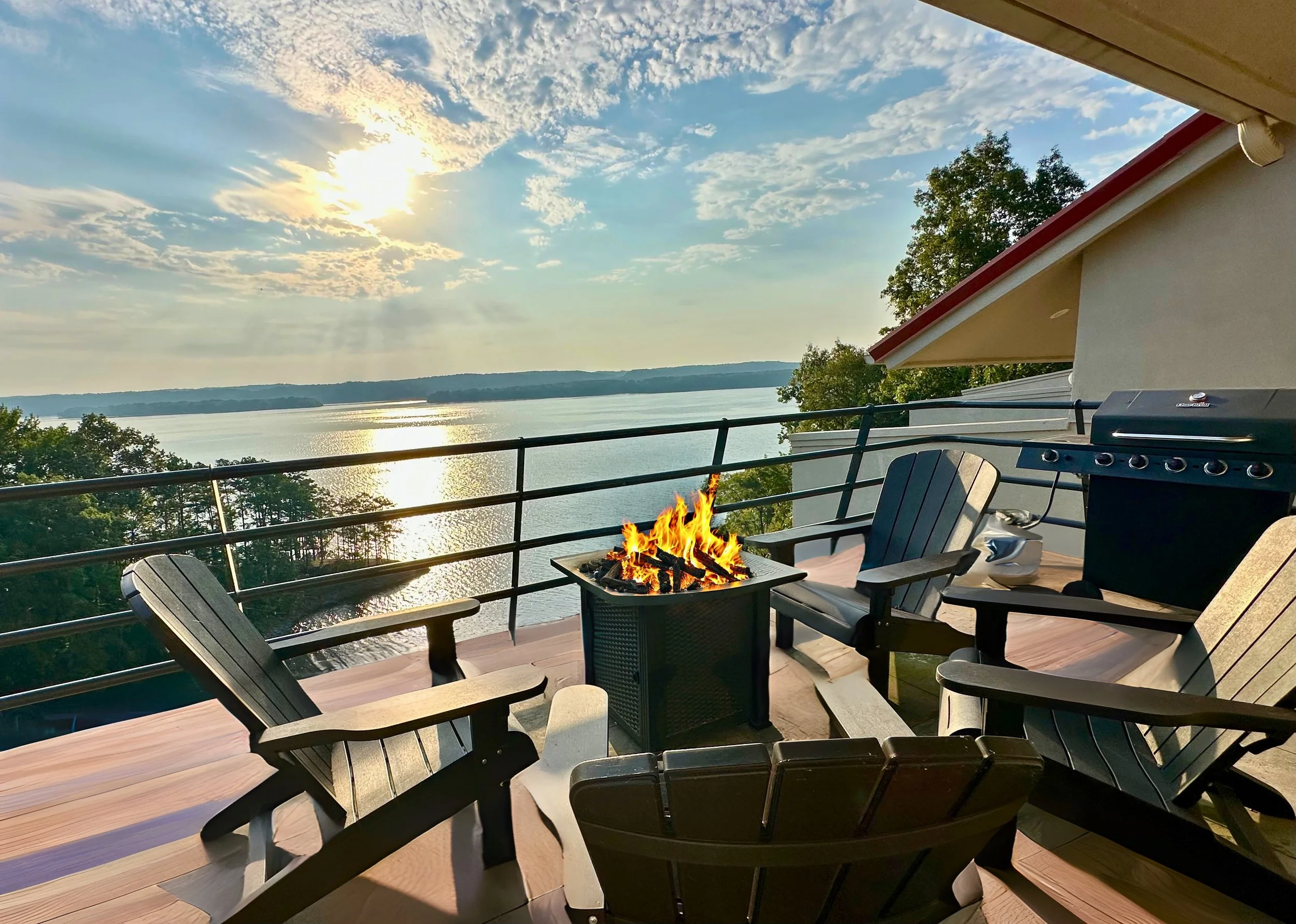 Lakeshore Estates Pickwick Lake water front views Tennessee River Counce Iuka Aqua Grand Harbor State Park resort vacation rental hotel serviced apartment house corporate housing trailer parking fishing tournament housing boat slip boat dock views