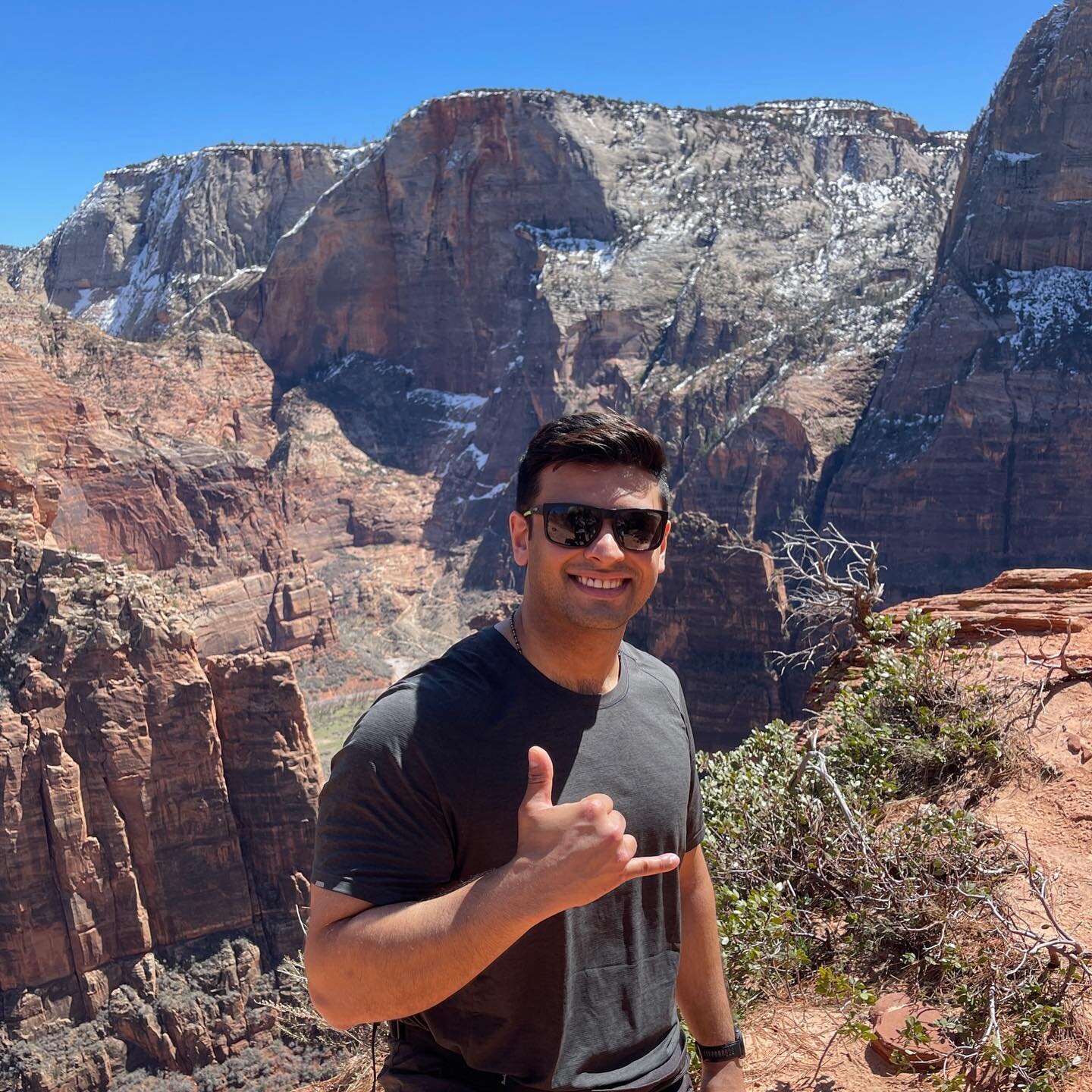 No better way to start the birthday month than getting some vert mountain top views at @zionnps with the brothers @jokerscray and @kyle.mamama . Another one off the list but still with lots to explore, I&rsquo;ll be back! 

This month my goal is to d