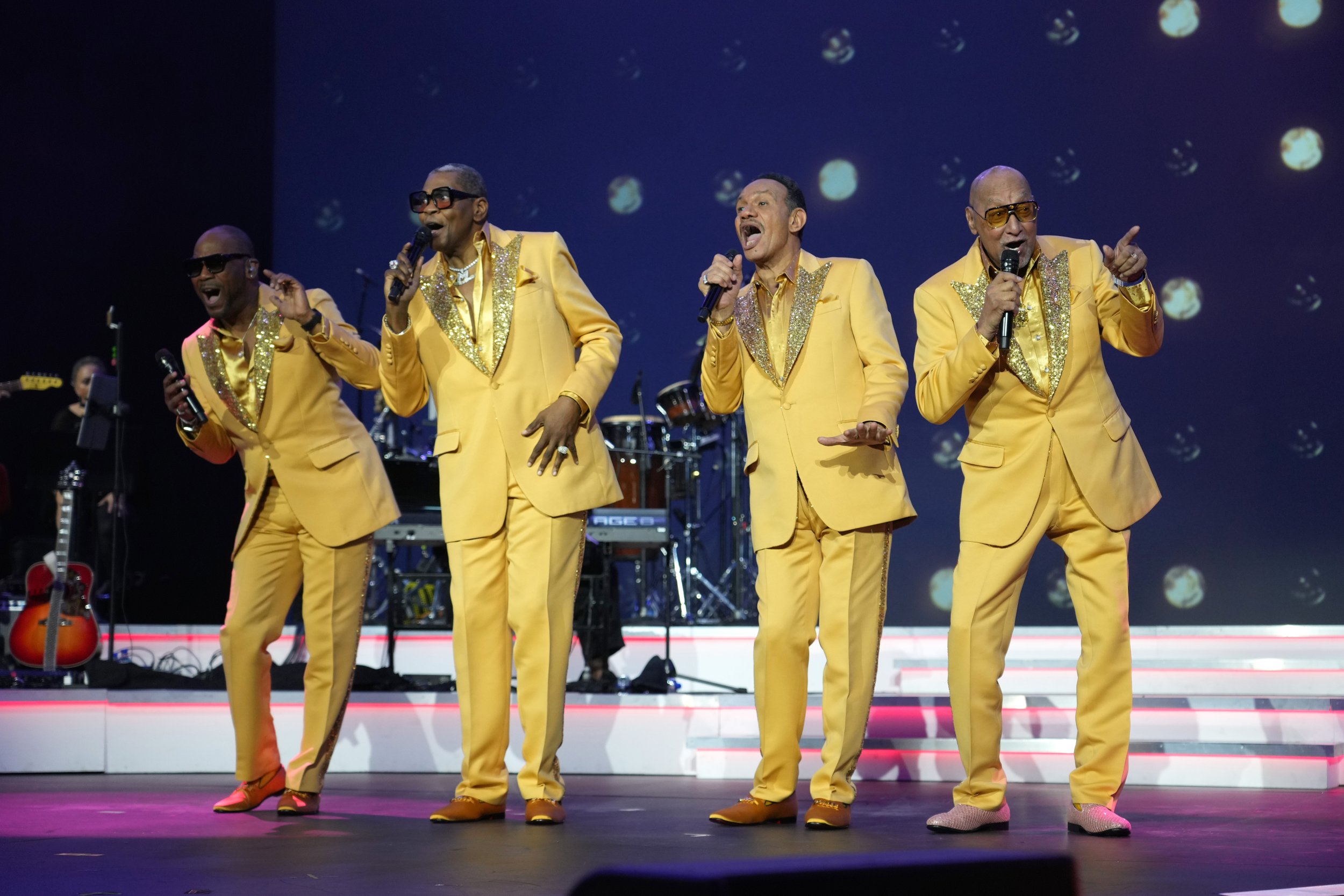  LOS ANGELES, CALIFORNIA - FEBRUARY 03: (L-R) Lawrence Payton, Alex Morris, Ronnie McNeir, and Abdul 'Duke' Fakir of Four Tops perform onstage during MusiCares Persons of the Year Honoring Berry Gordy and Smokey Robinson at Los Angeles Convention Cen